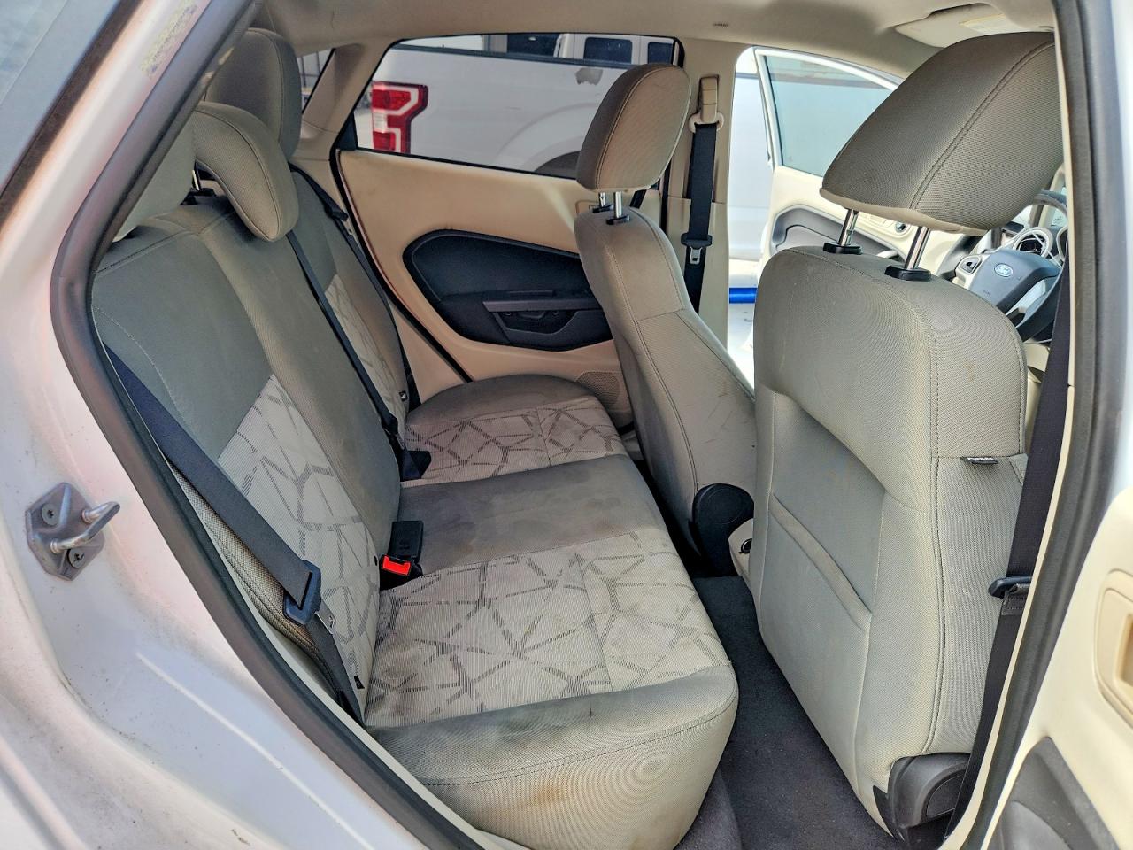 2011 Ford Fiesta Se Белый vin: 3FADP4BJ7BM108406