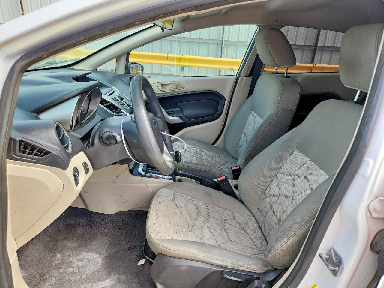 2011 Ford Fiesta Se Белый vin: 3FADP4BJ7BM108406