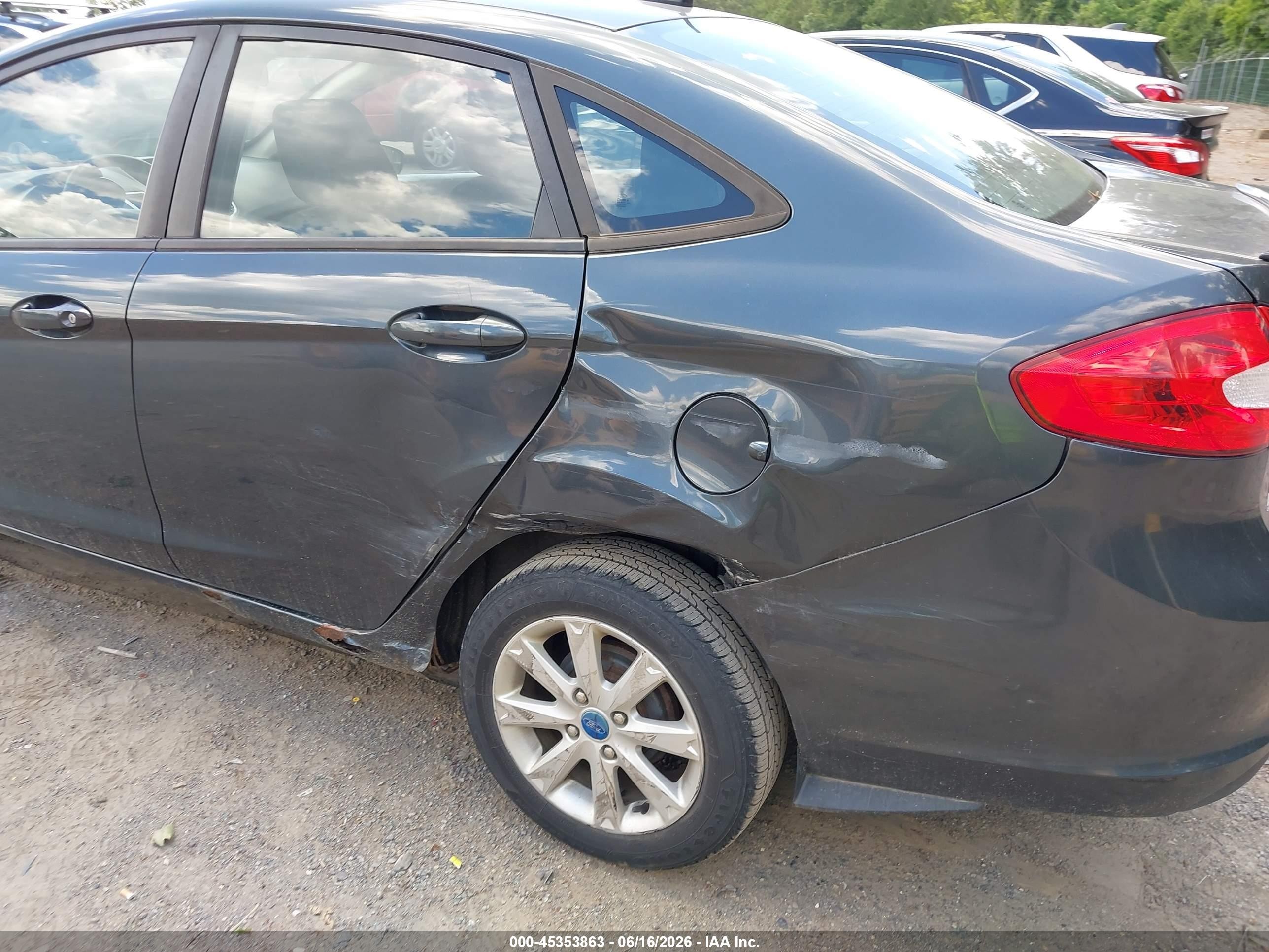 2011 Ford Fiesta Se Gray vin: 3FADP4BJ7BM238735