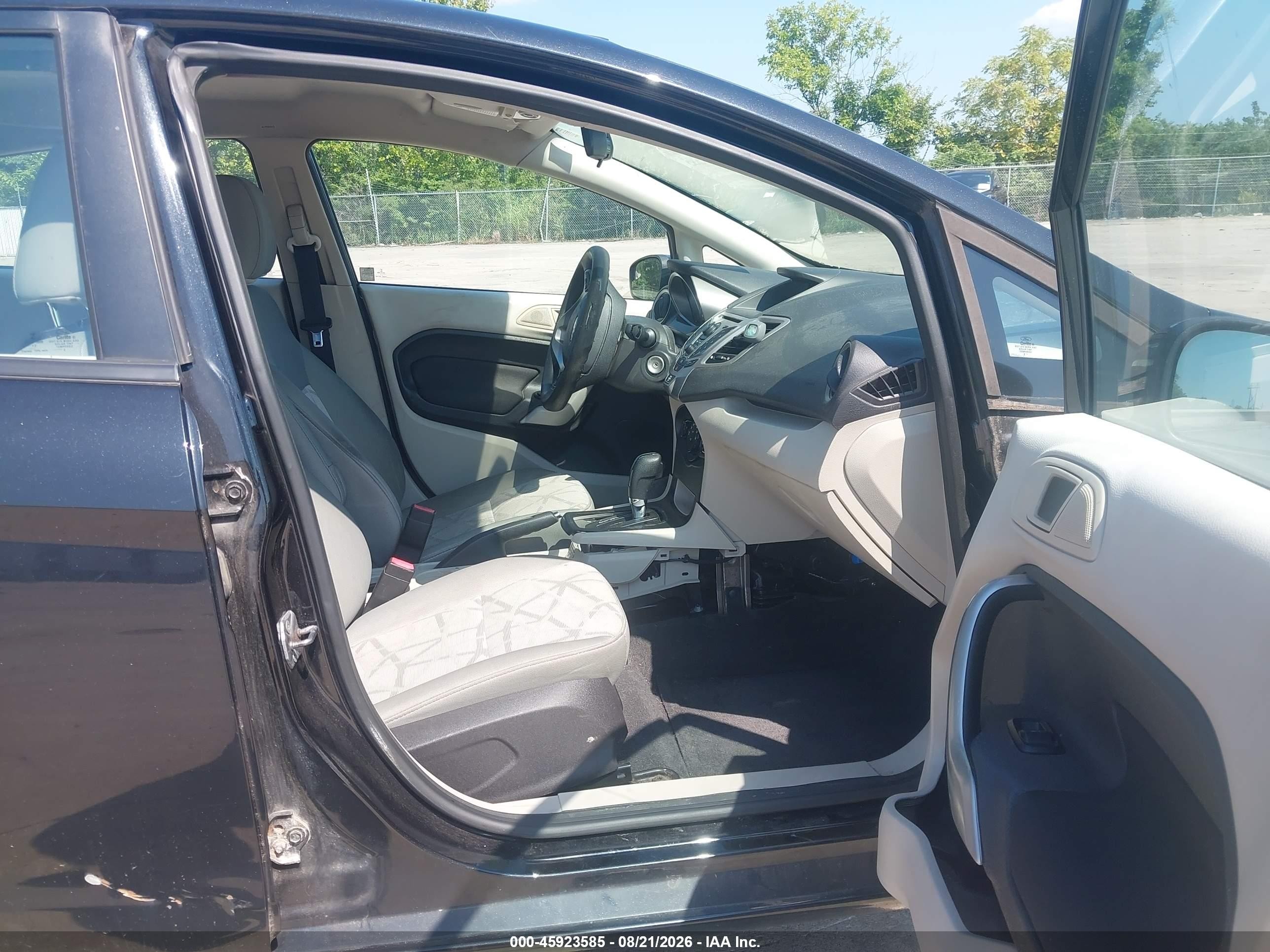 2013 Ford Fiesta Se Черный vin: 3FADP4BJ7DM193301