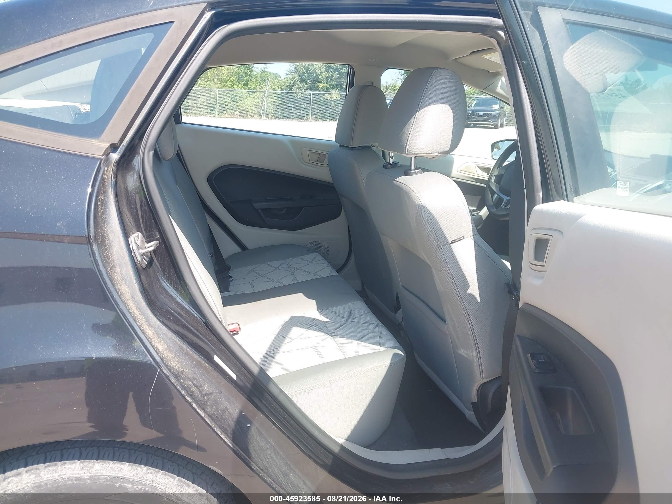 2013 Ford Fiesta Se Черный vin: 3FADP4BJ7DM193301