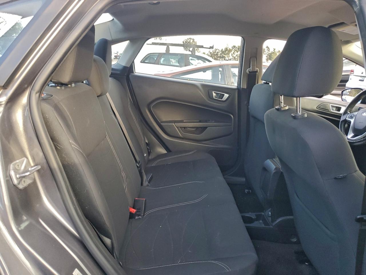 2014 Ford Fiesta Se Серый vin: 3FADP4BJ7EM133343