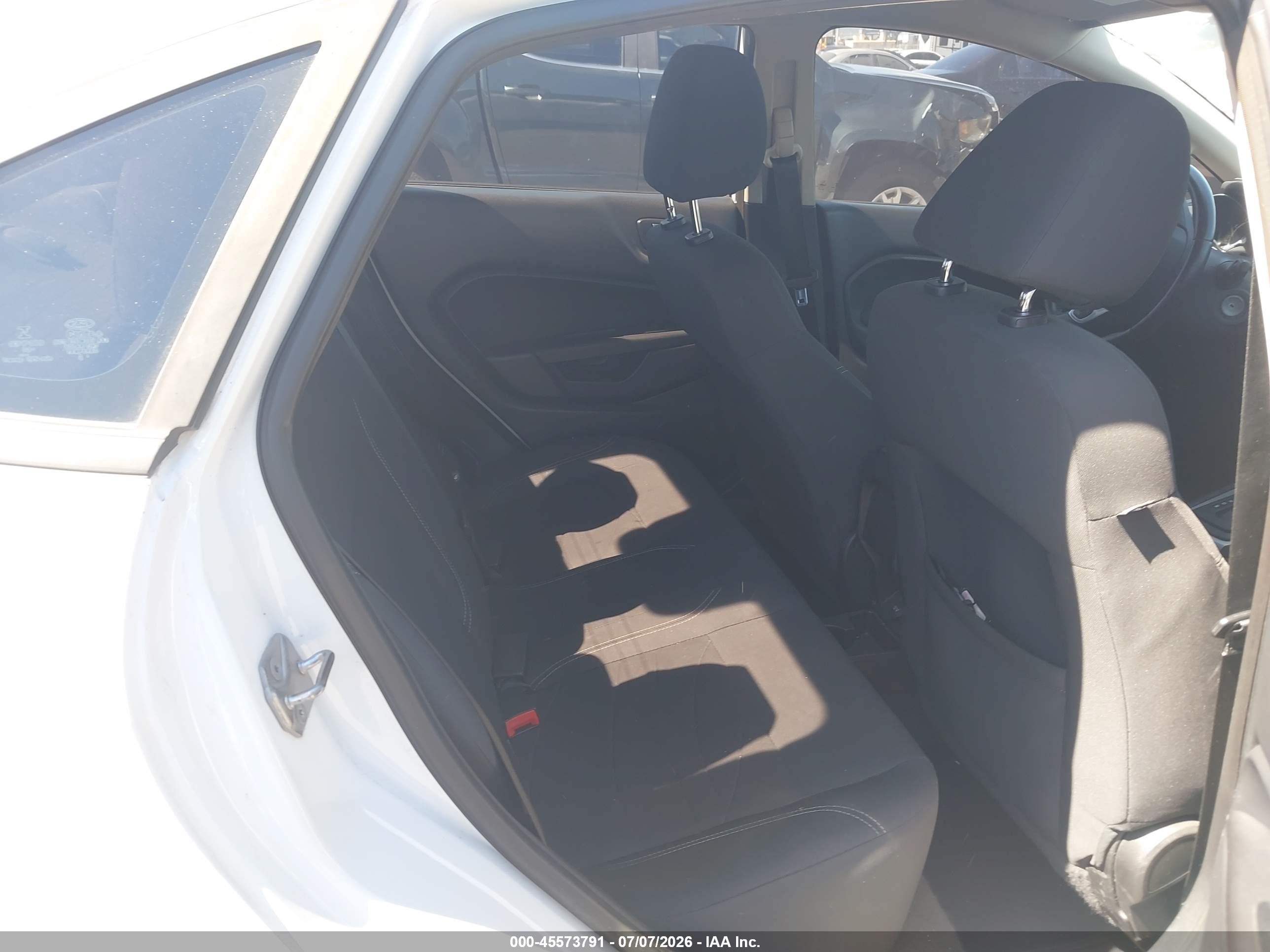 2014 Ford Fiesta Se White vin: 3FADP4BJ7EM220675