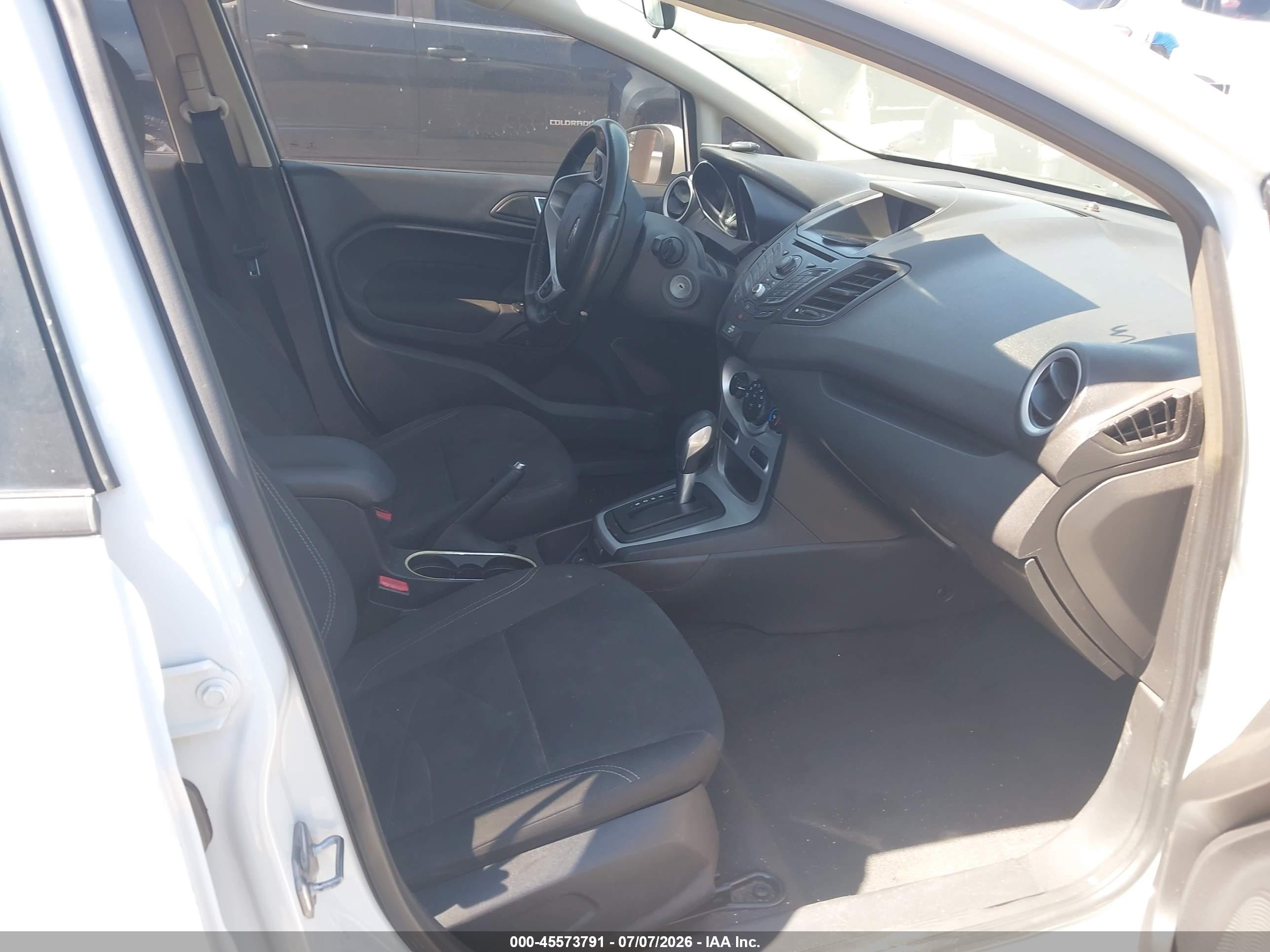 2014 Ford Fiesta Se White vin: 3FADP4BJ7EM220675