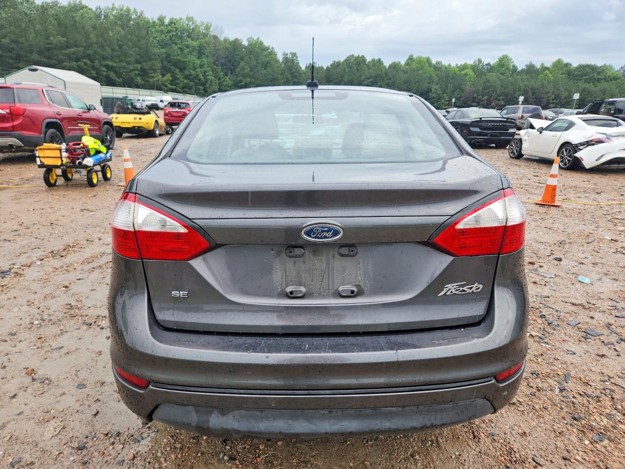 2015 Ford Fiesta Se Gray vin: 3FADP4BJ7FM110369
