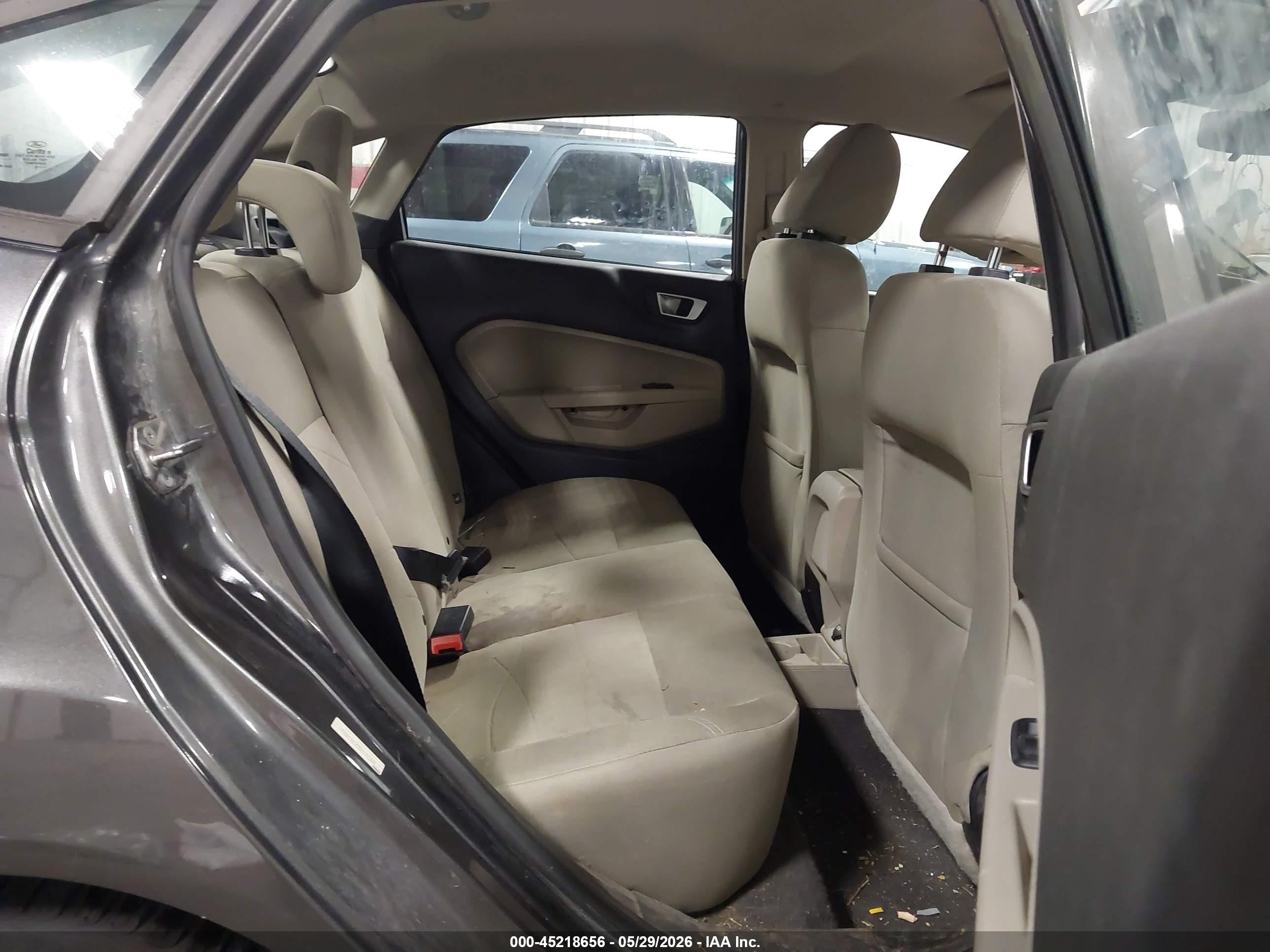 2015 Ford Fiesta Se Gray vin: 3FADP4BJ7FM141329