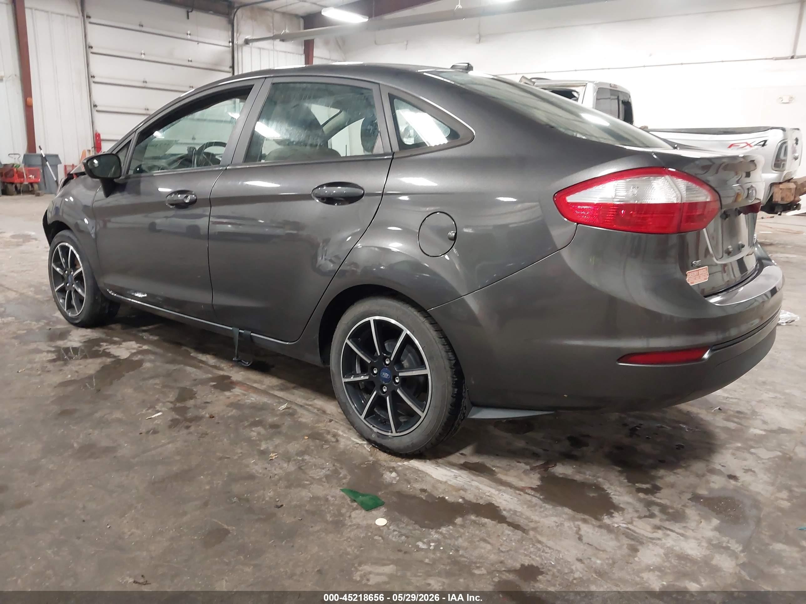 2015 Ford Fiesta Se Gray vin: 3FADP4BJ7FM141329