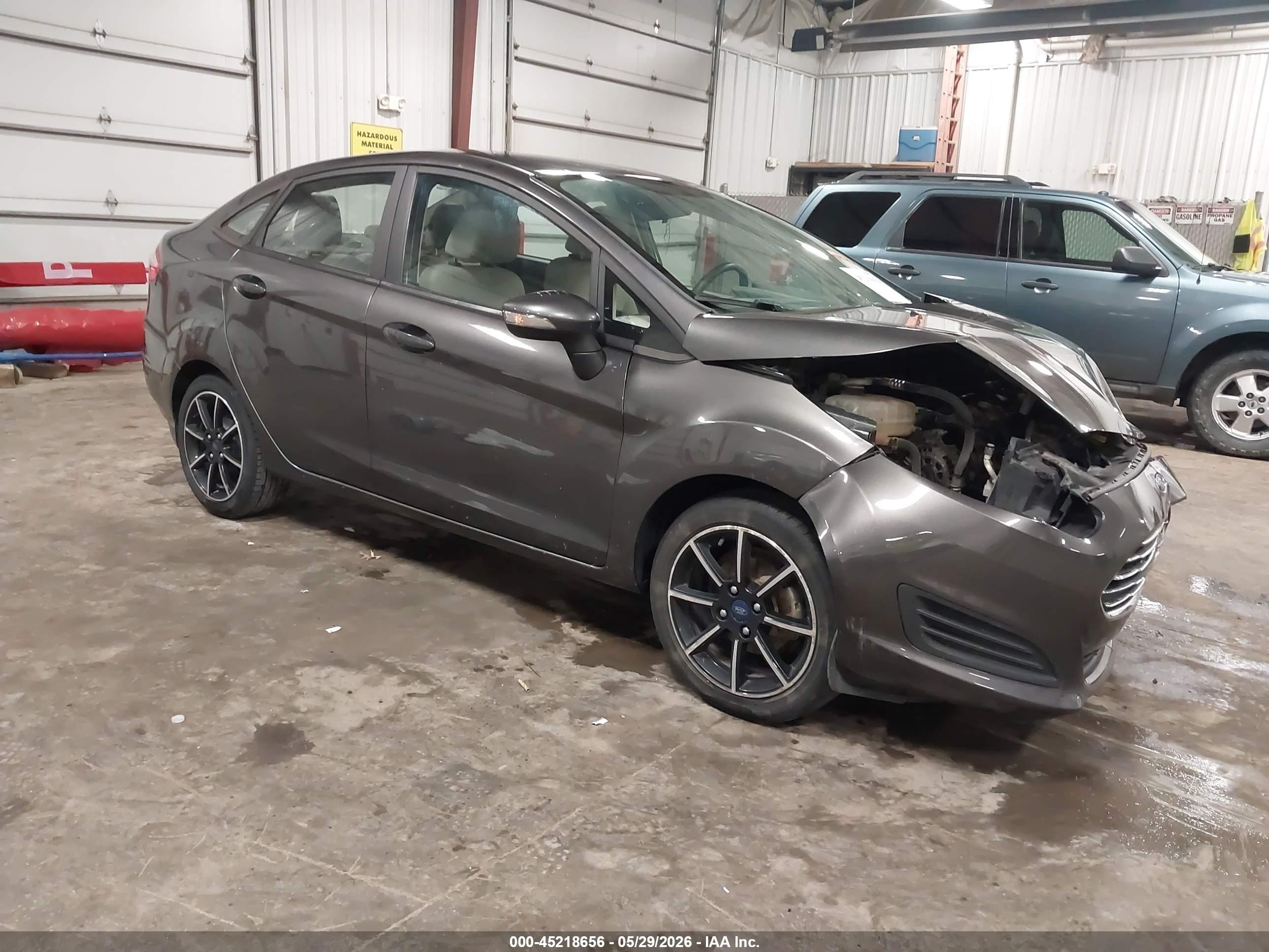 2015 Ford Fiesta Se Gray vin: 3FADP4BJ7FM141329
