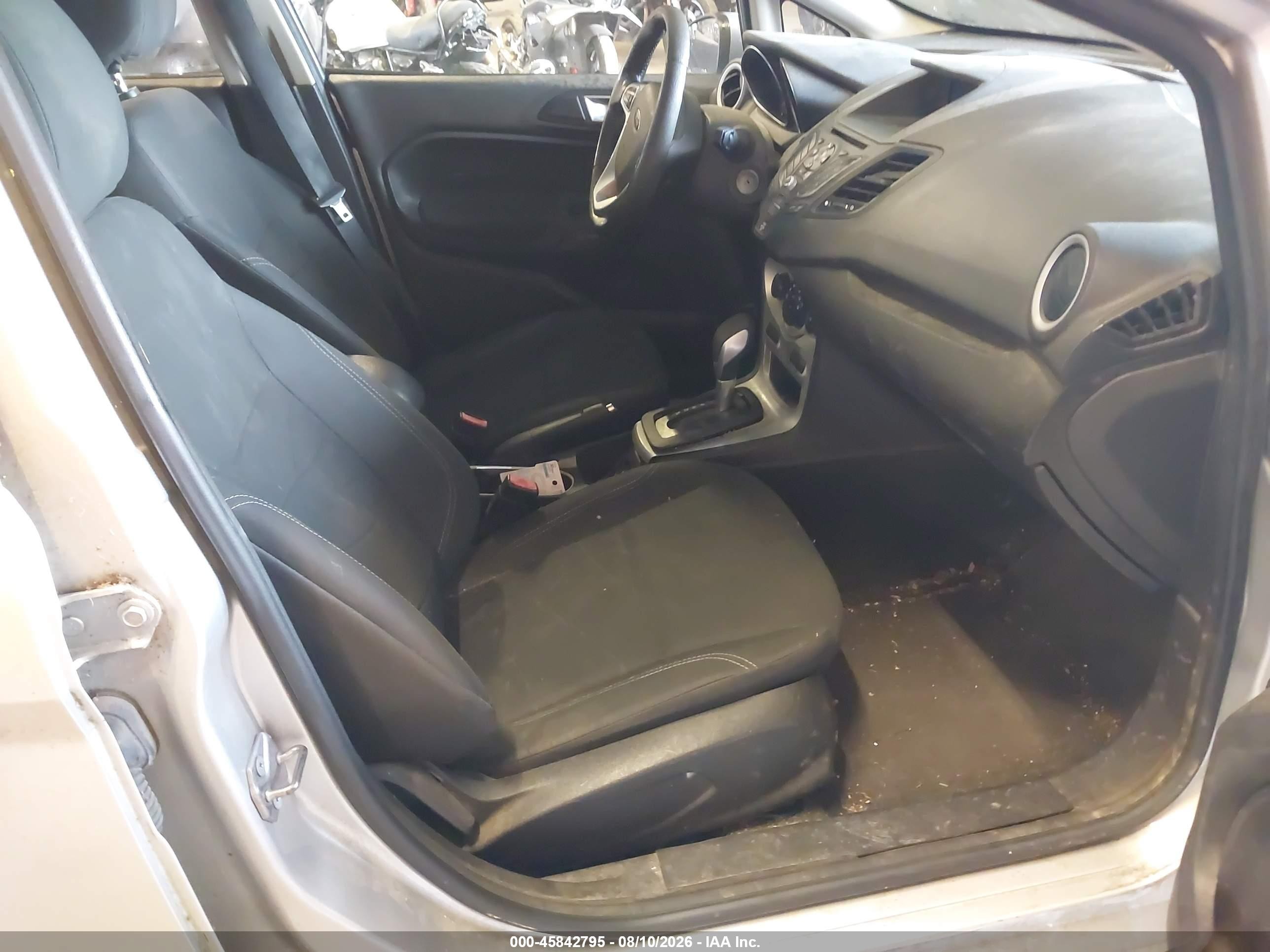 2015 Ford Fiesta Se Silver vin: 3FADP4BJ7FM187730