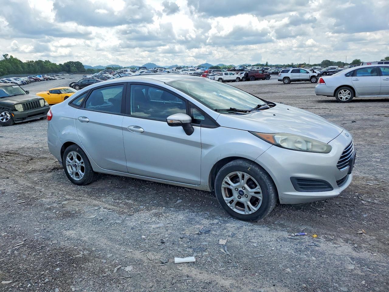 2015 Ford Fiesta Se Silver vin: 3FADP4BJ7FM187968