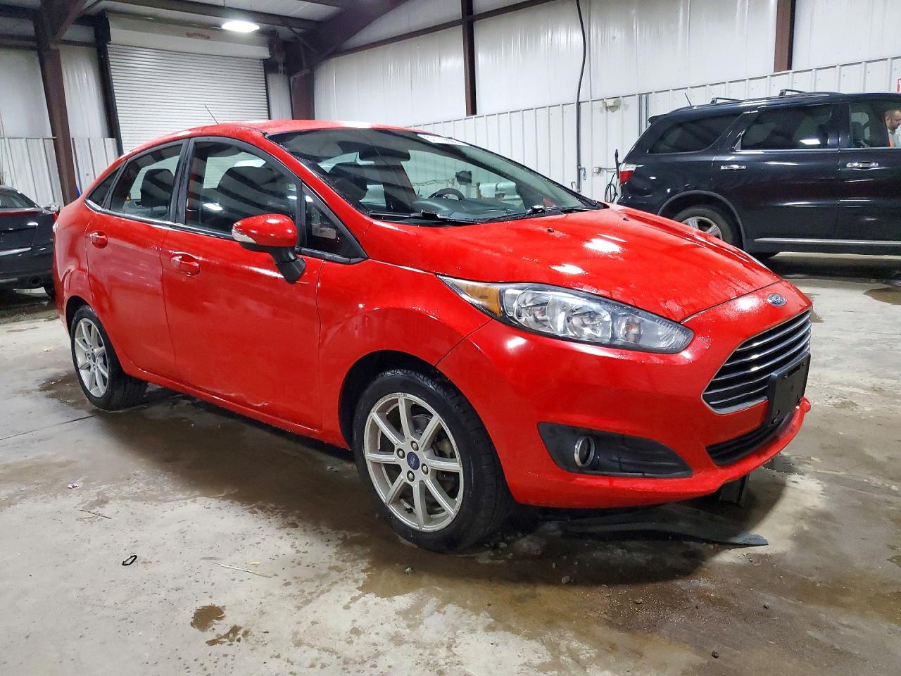 2015 Ford Fiesta Se Red vin: 3FADP4BJ7FM201108
