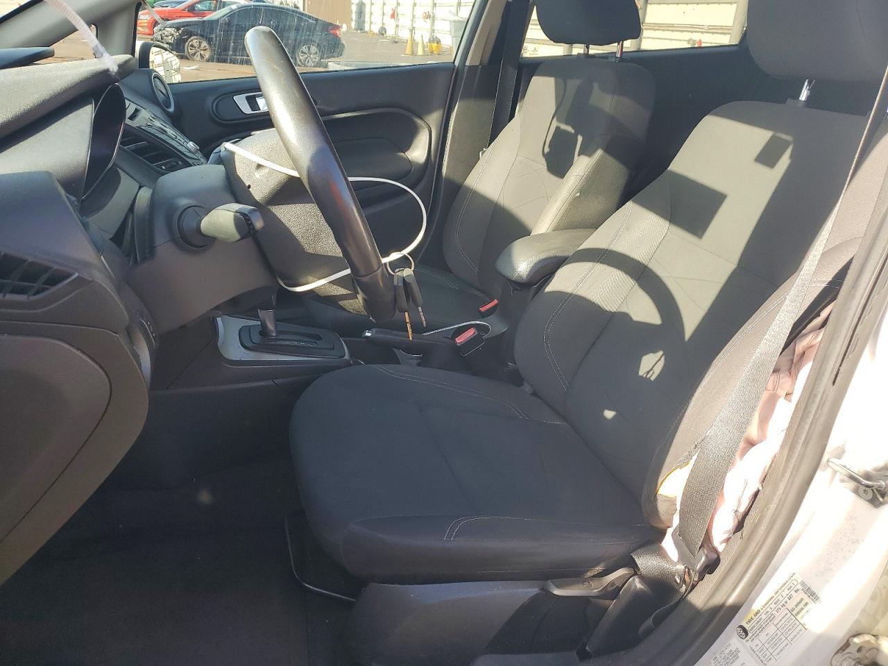 2015 Ford Fiesta Se White vin: 3FADP4BJ7FM204378