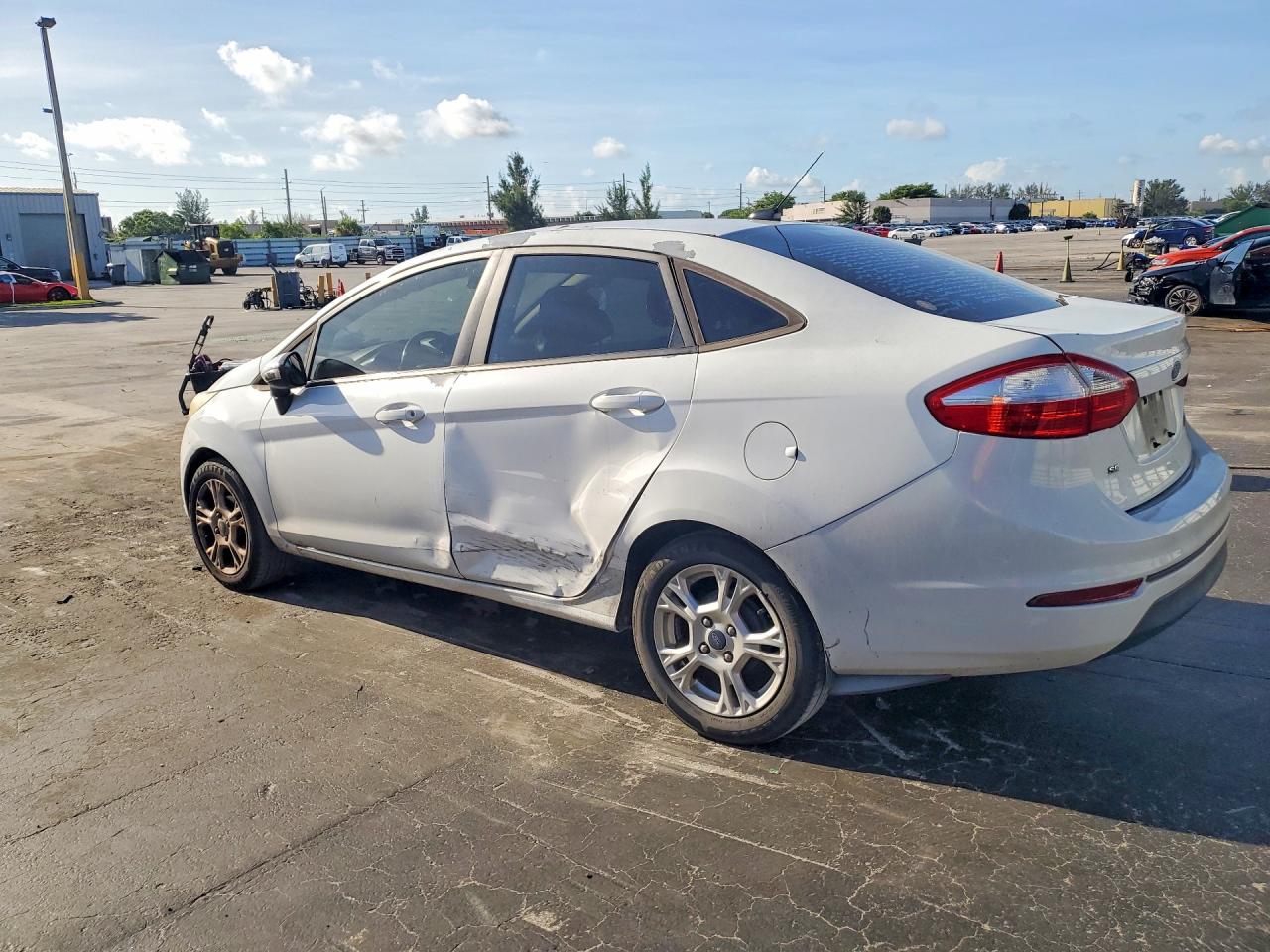 2015 Ford Fiesta Se White vin: 3FADP4BJ7FM204378