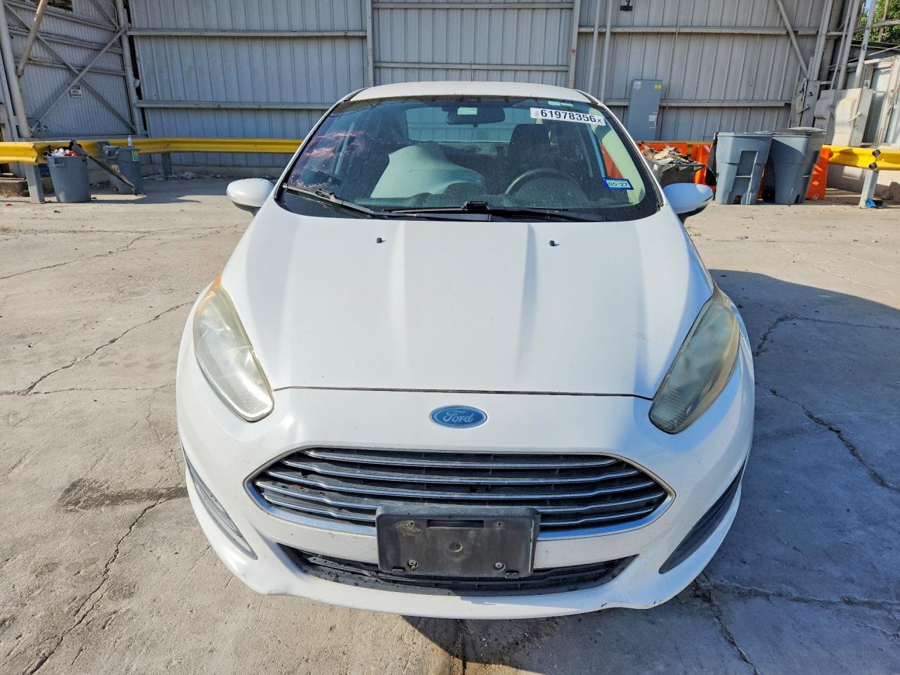 2015 Ford Fiesta Se Белый vin: 3FADP4BJ7FM224484
