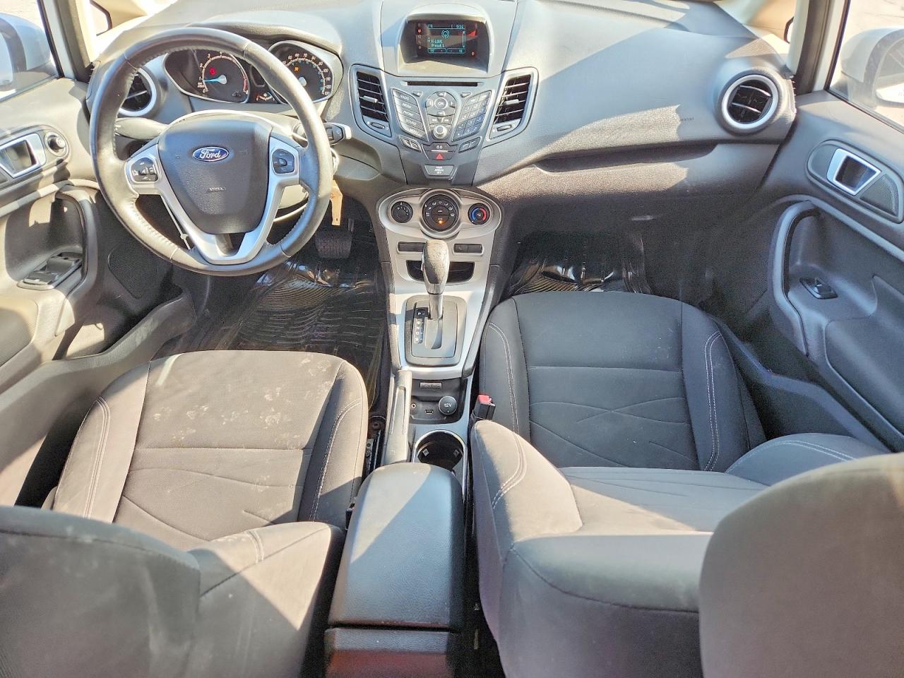 2015 Ford Fiesta Se Белый vin: 3FADP4BJ7FM224484