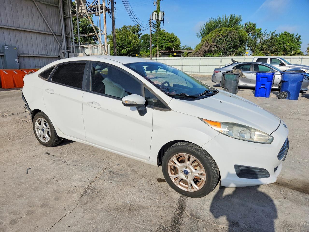 2015 Ford Fiesta Se Белый vin: 3FADP4BJ7FM224484