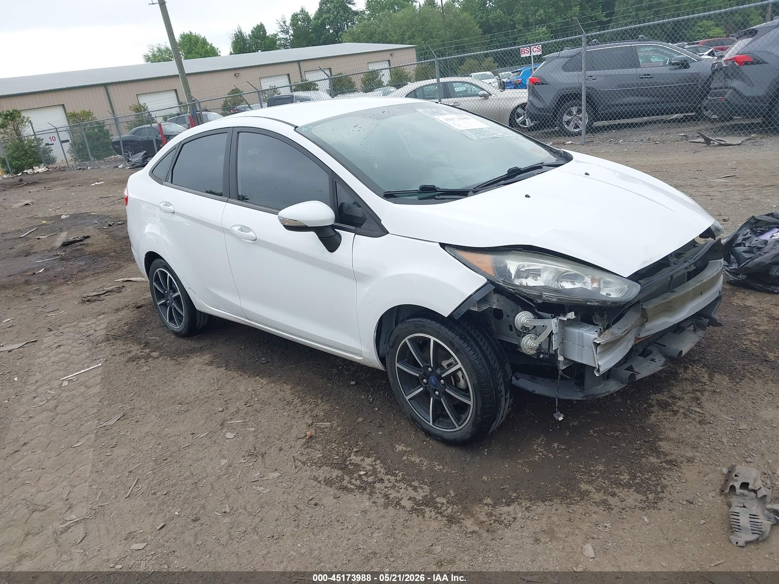 2015 Ford Fiesta Se White vin: 3FADP4BJ7FM225098