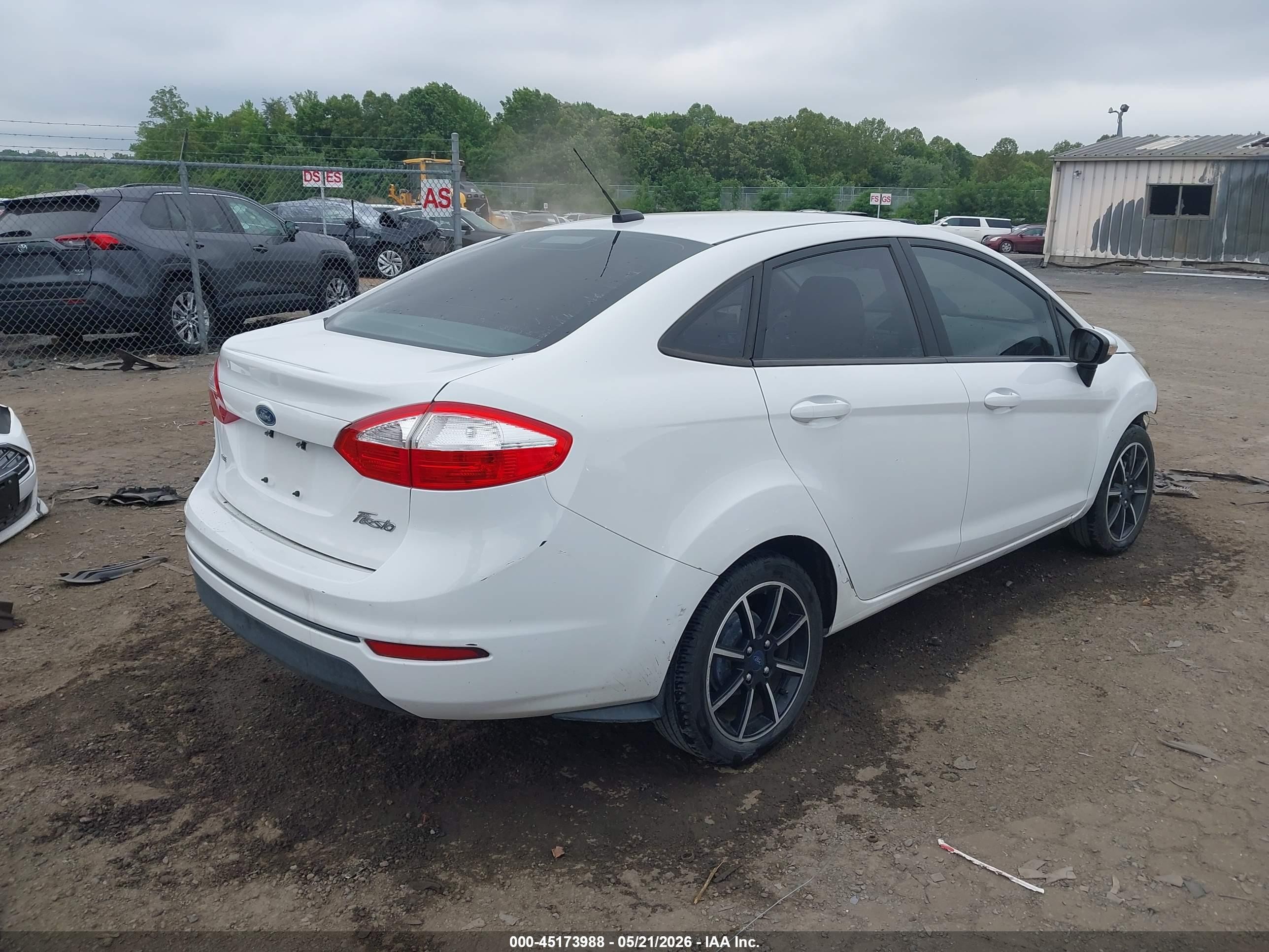 2015 Ford Fiesta Se White vin: 3FADP4BJ7FM225098