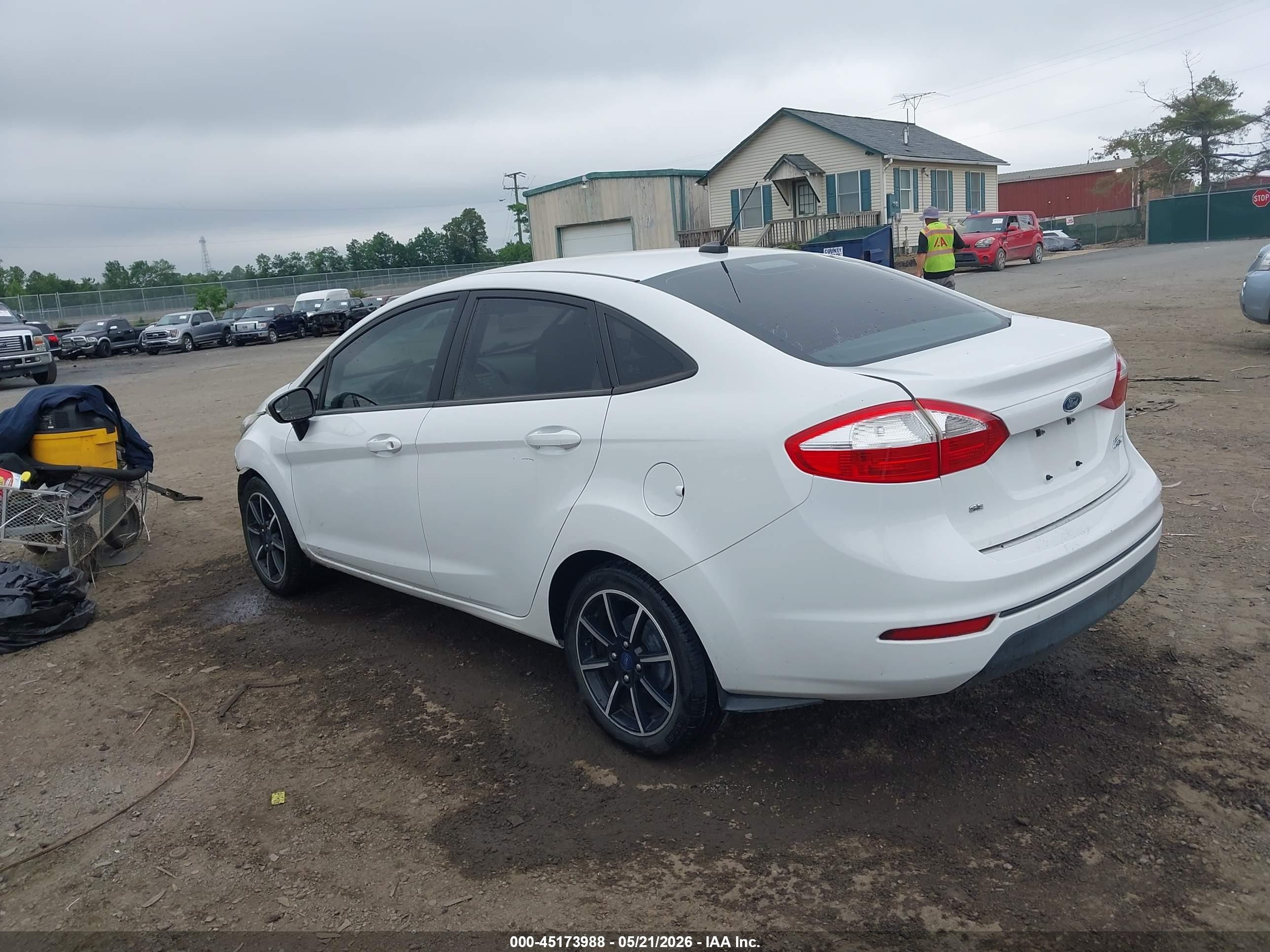 2015 Ford Fiesta Se White vin: 3FADP4BJ7FM225098