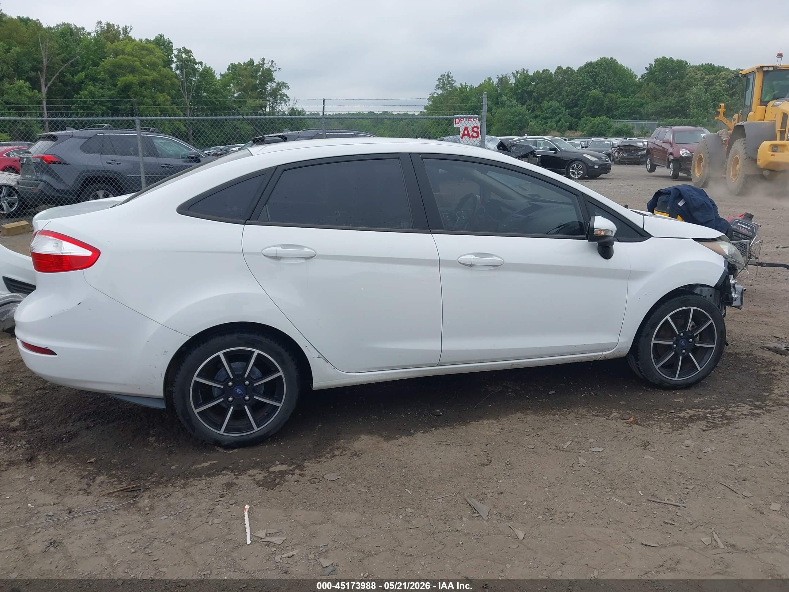 2015 Ford Fiesta Se White vin: 3FADP4BJ7FM225098