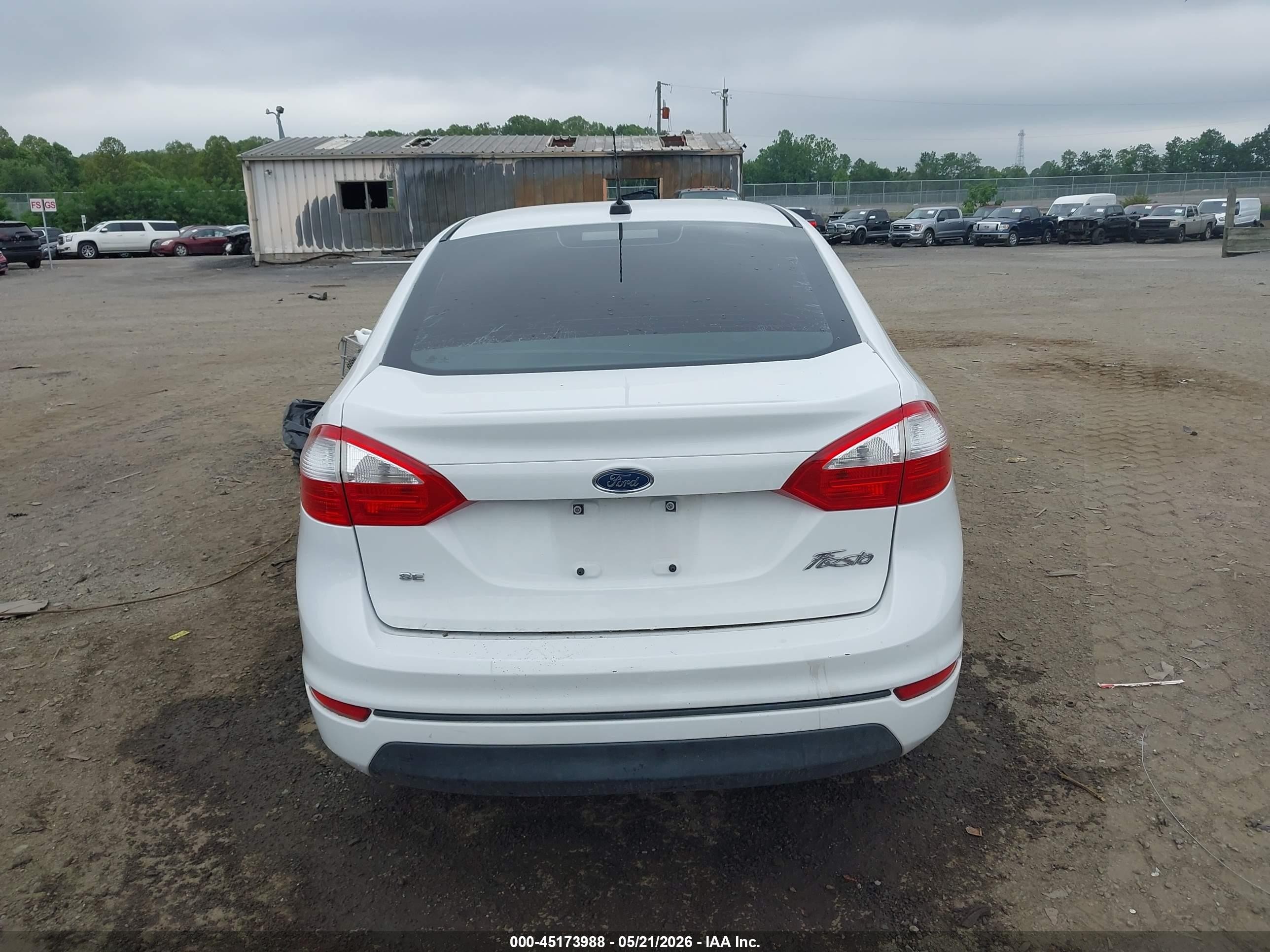 2015 Ford Fiesta Se White vin: 3FADP4BJ7FM225098