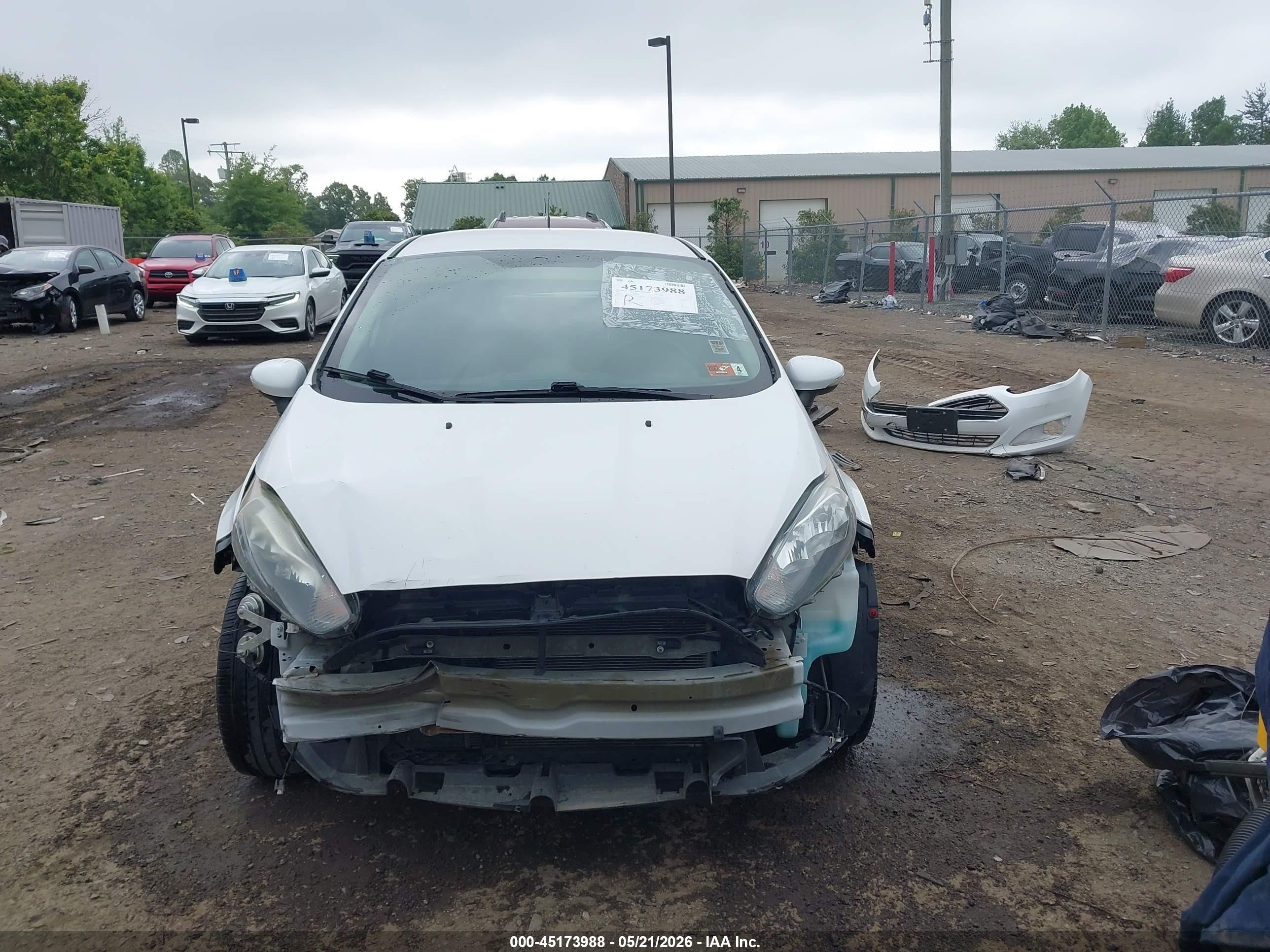 2015 Ford Fiesta Se White vin: 3FADP4BJ7FM225098