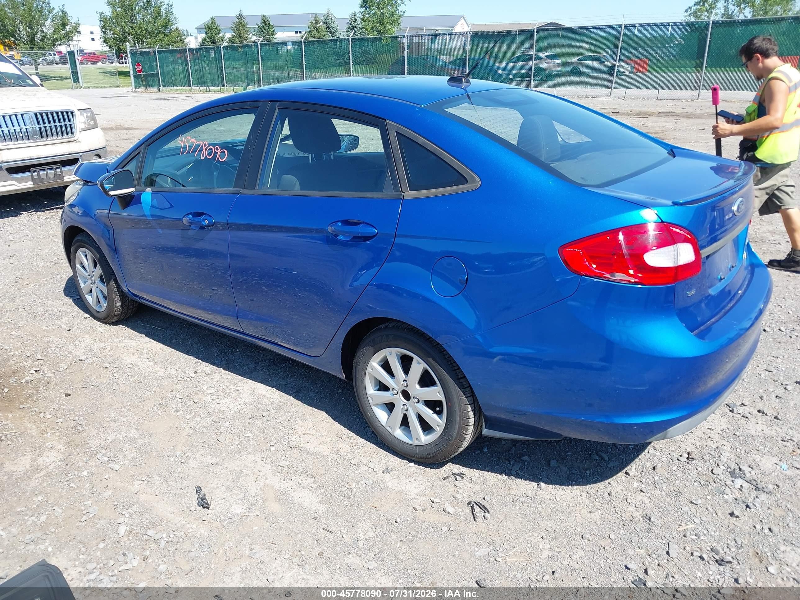 2011 Ford Fiesta Se Blue vin: 3FADP4BJ8BM142371
