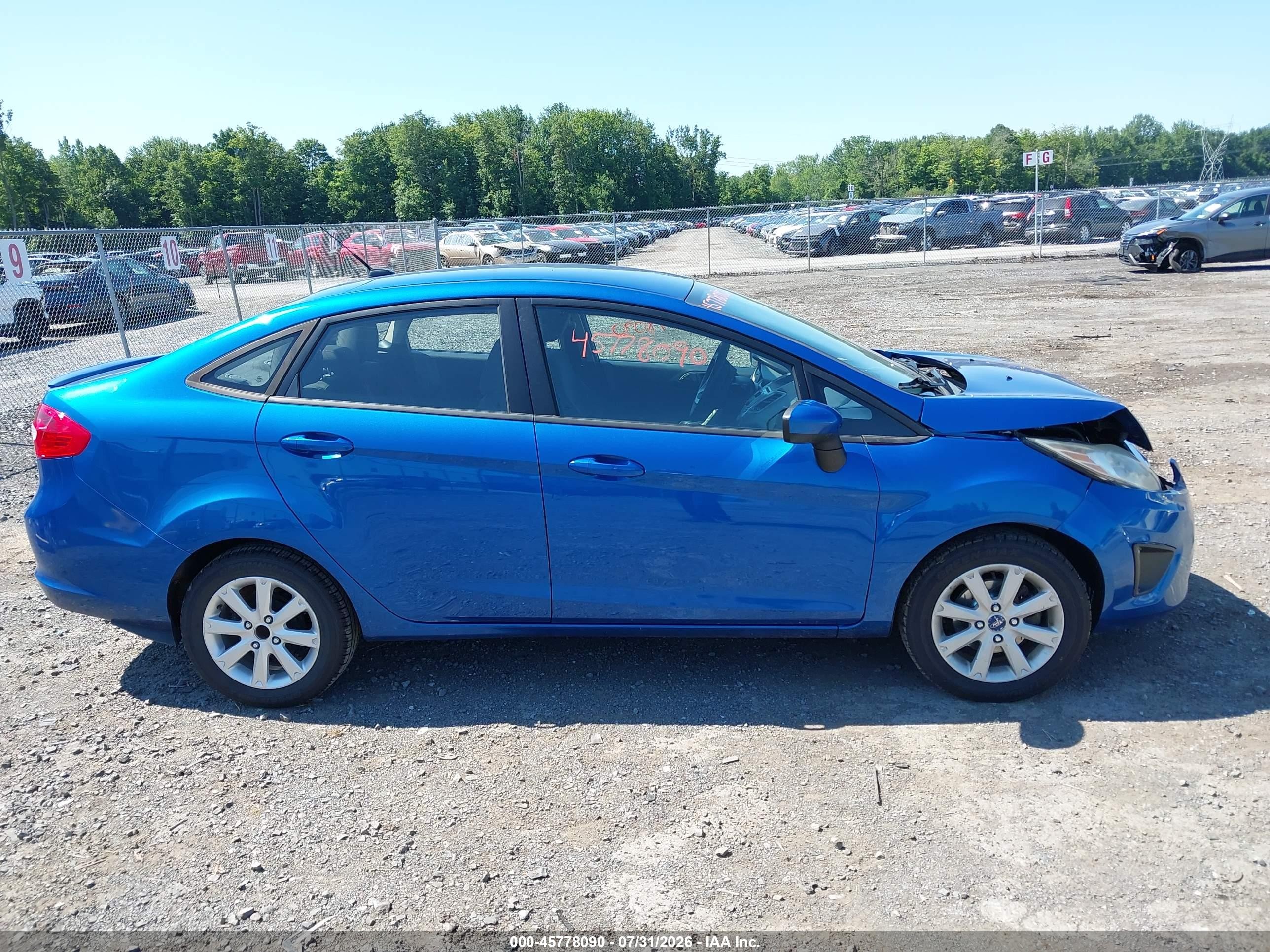 2011 Ford Fiesta Se Blue vin: 3FADP4BJ8BM142371