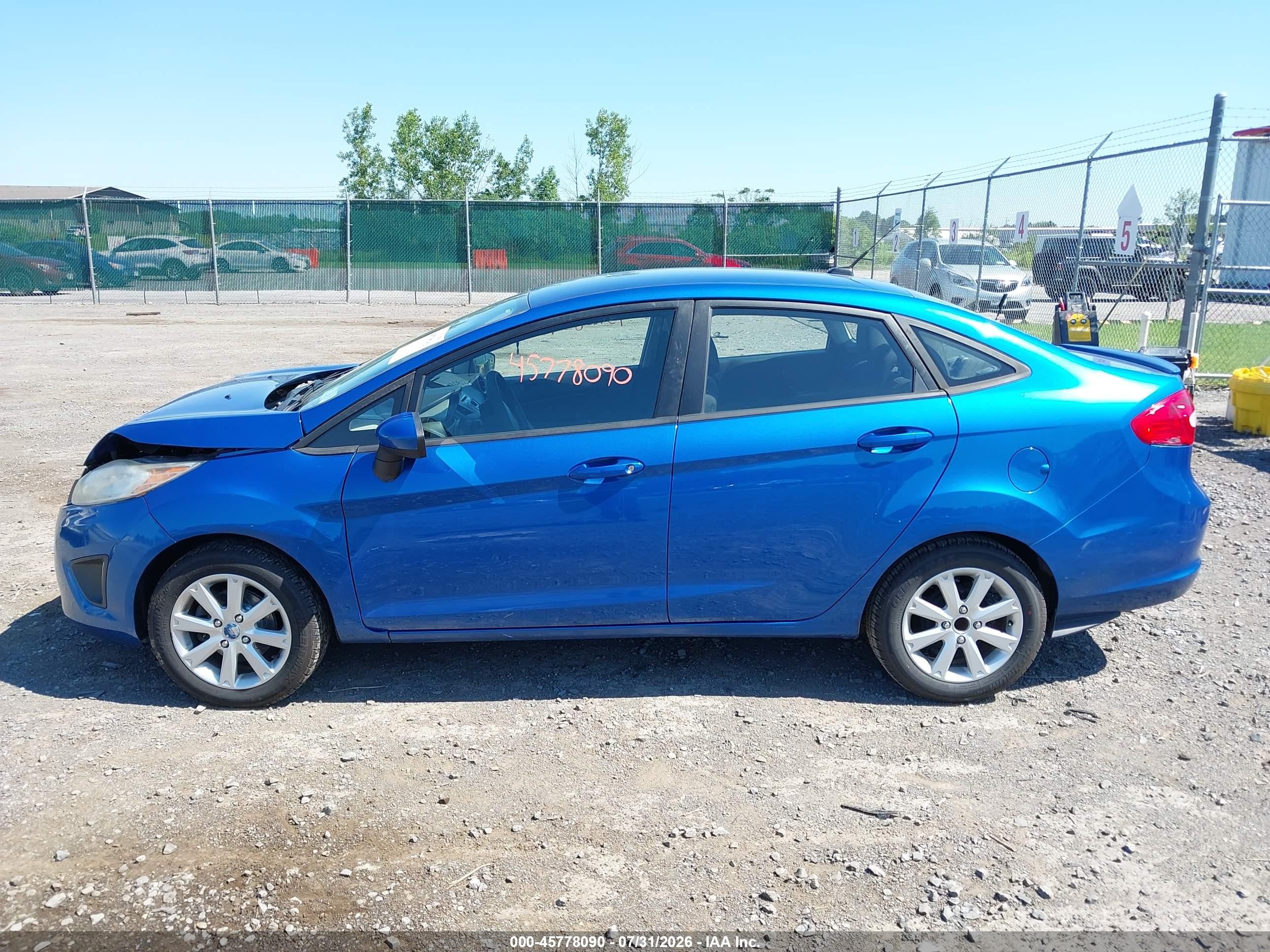 2011 Ford Fiesta Se Blue vin: 3FADP4BJ8BM142371