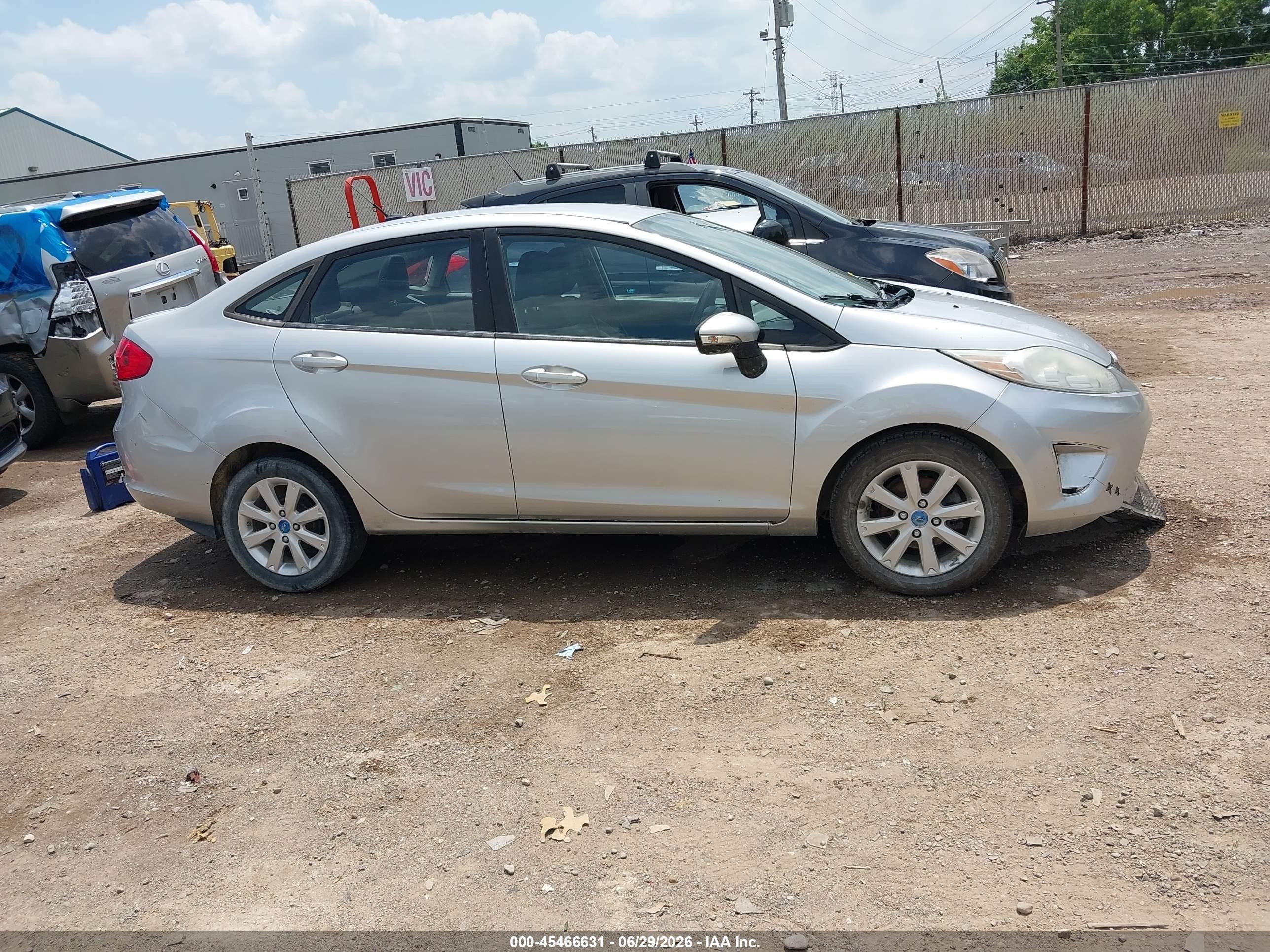 2013 Ford Fiesta Se Silver vin: 3FADP4BJ8DM176149