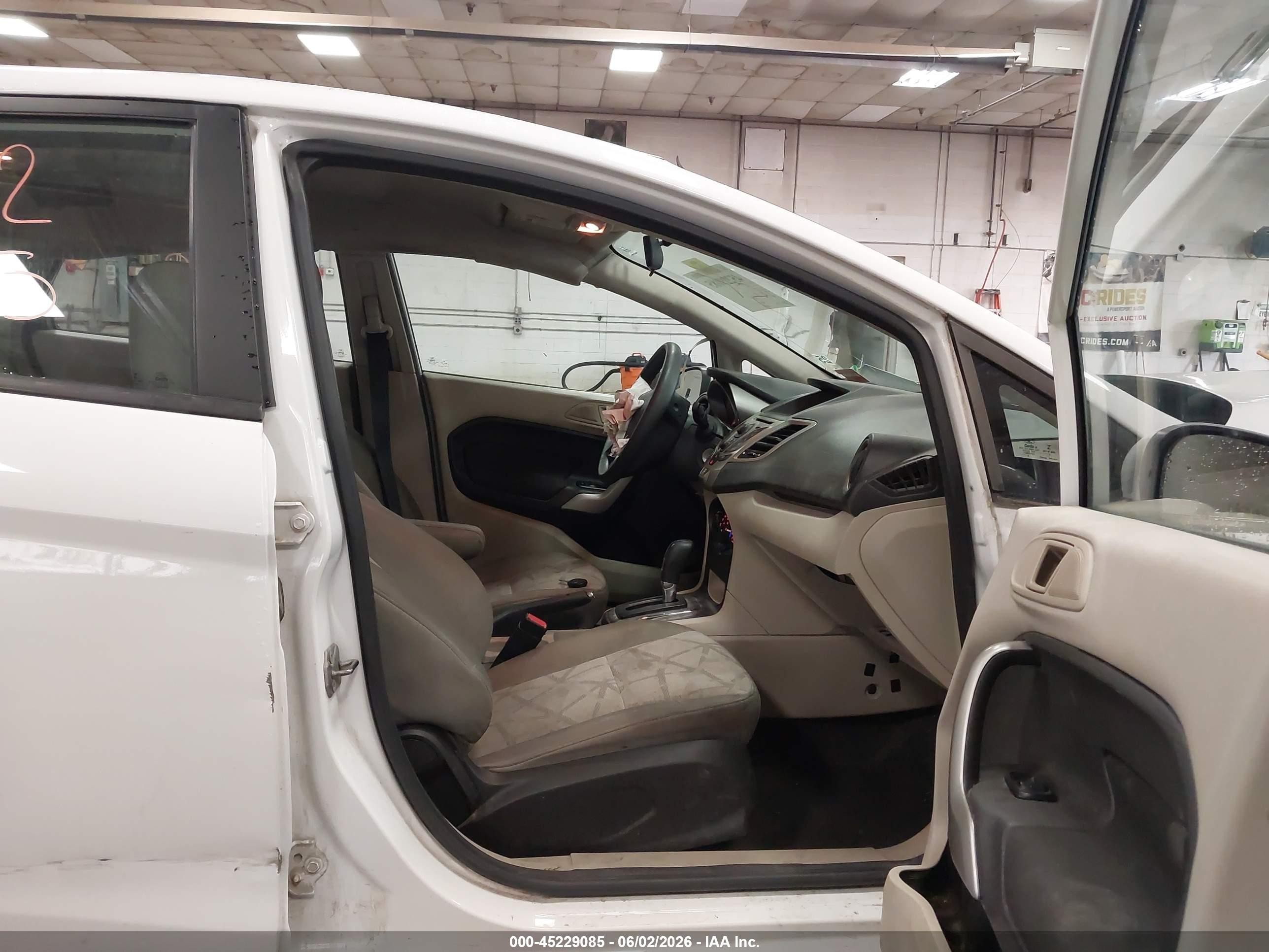 2013 Ford Fiesta Se White vin: 3FADP4BJ8DM191024