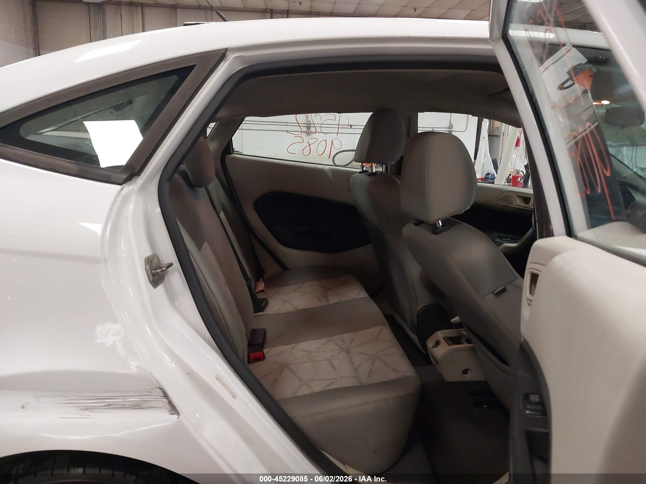 2013 Ford Fiesta Se White vin: 3FADP4BJ8DM191024