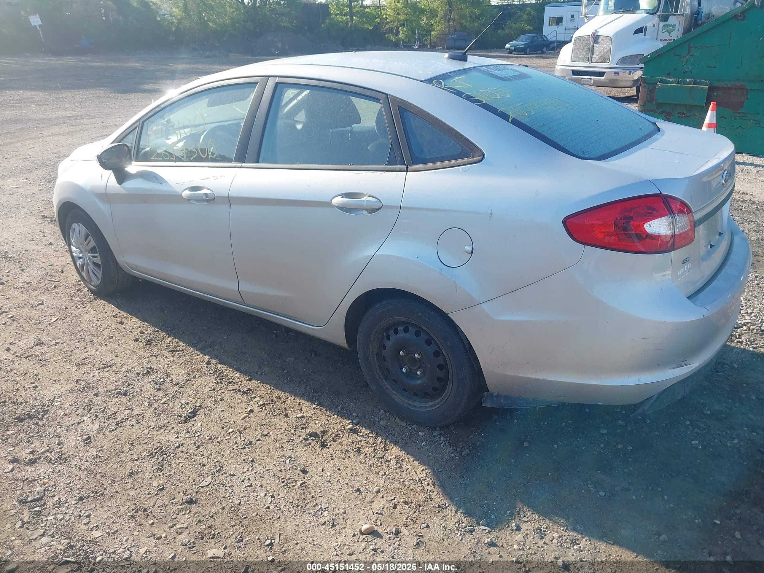 2013 Ford Fiesta Se Серебряный vin: 3FADP4BJ8DM218044
