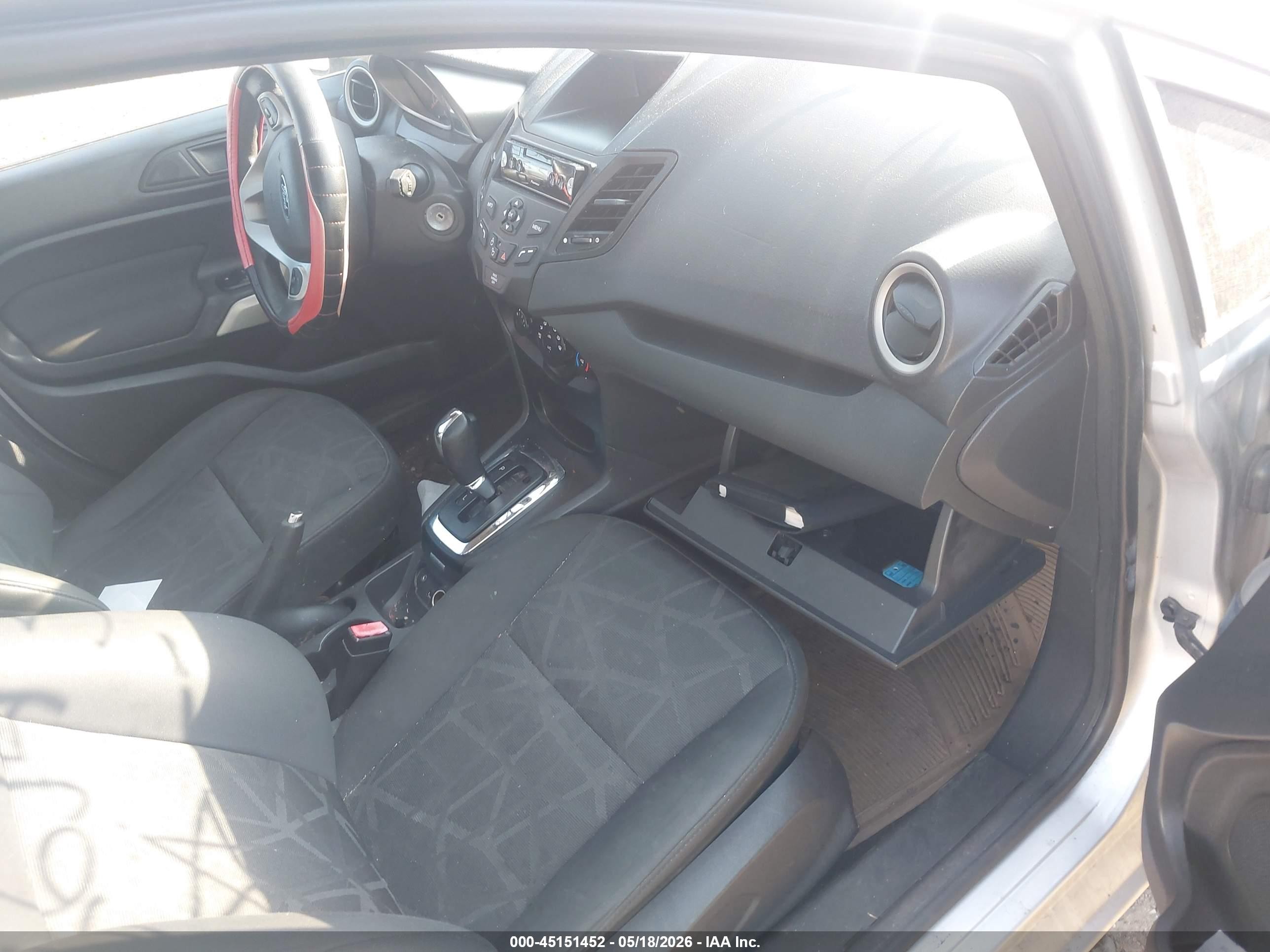 2013 Ford Fiesta Se Серебряный vin: 3FADP4BJ8DM218044