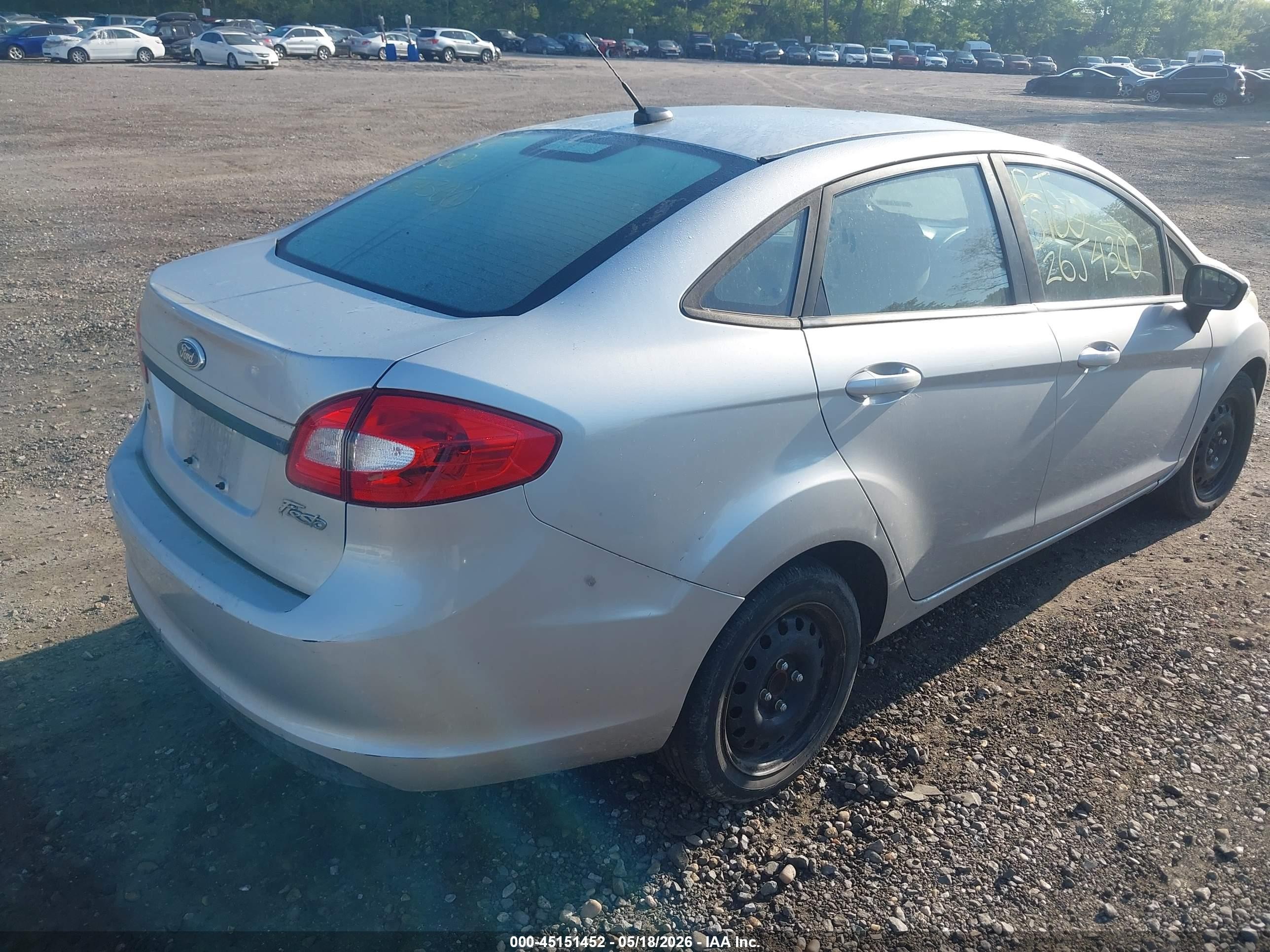 2013 Ford Fiesta Se Серебряный vin: 3FADP4BJ8DM218044