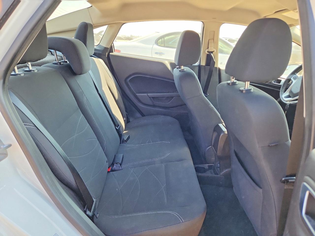 2014 Ford Fiesta Se White vin: 3FADP4BJ8EM202525