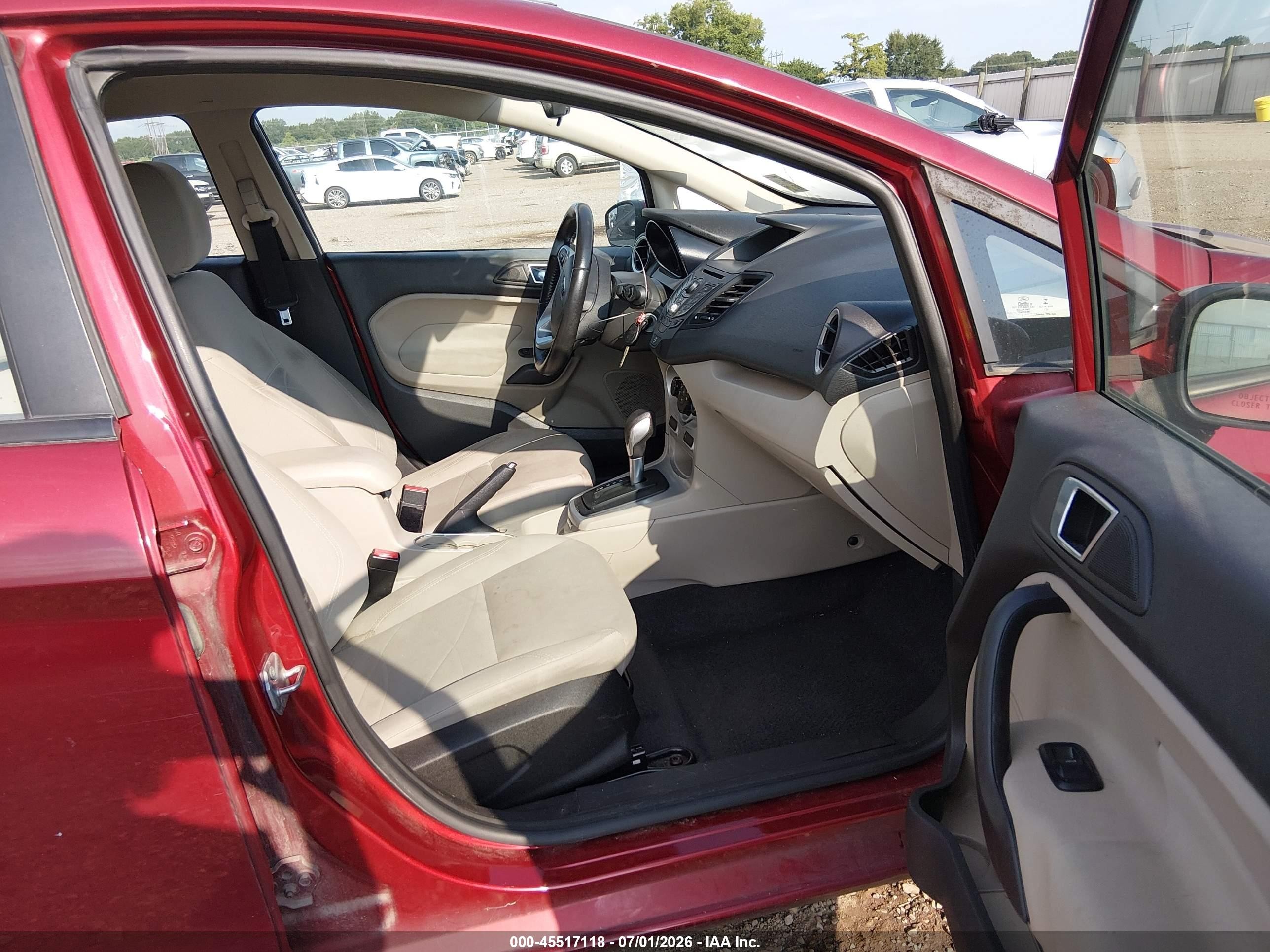 2014 Ford Fiesta Se Красный vin: 3FADP4BJ8EM211161