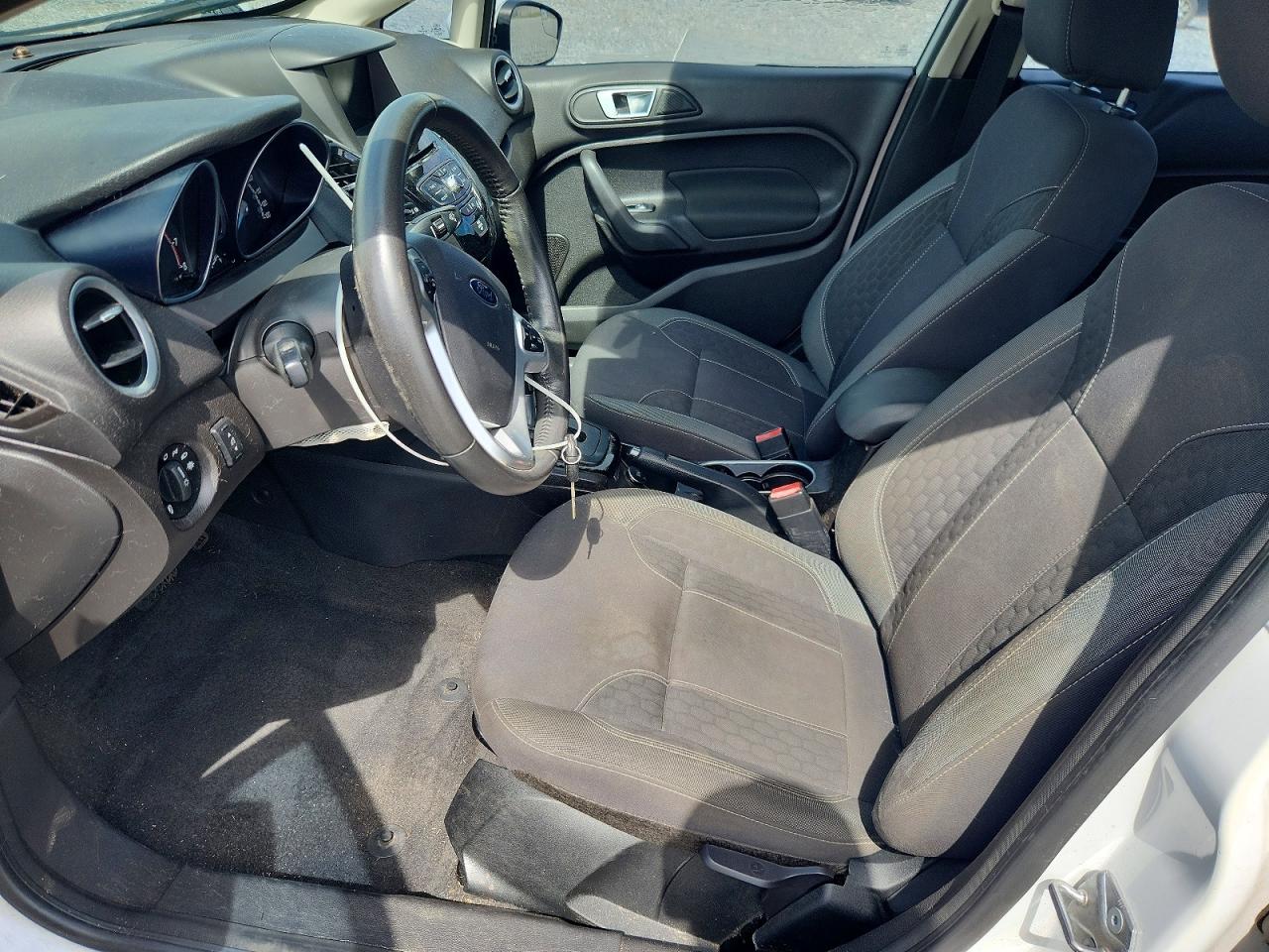 2014 Ford Fiesta Se White vin: 3FADP4BJ8EM243253