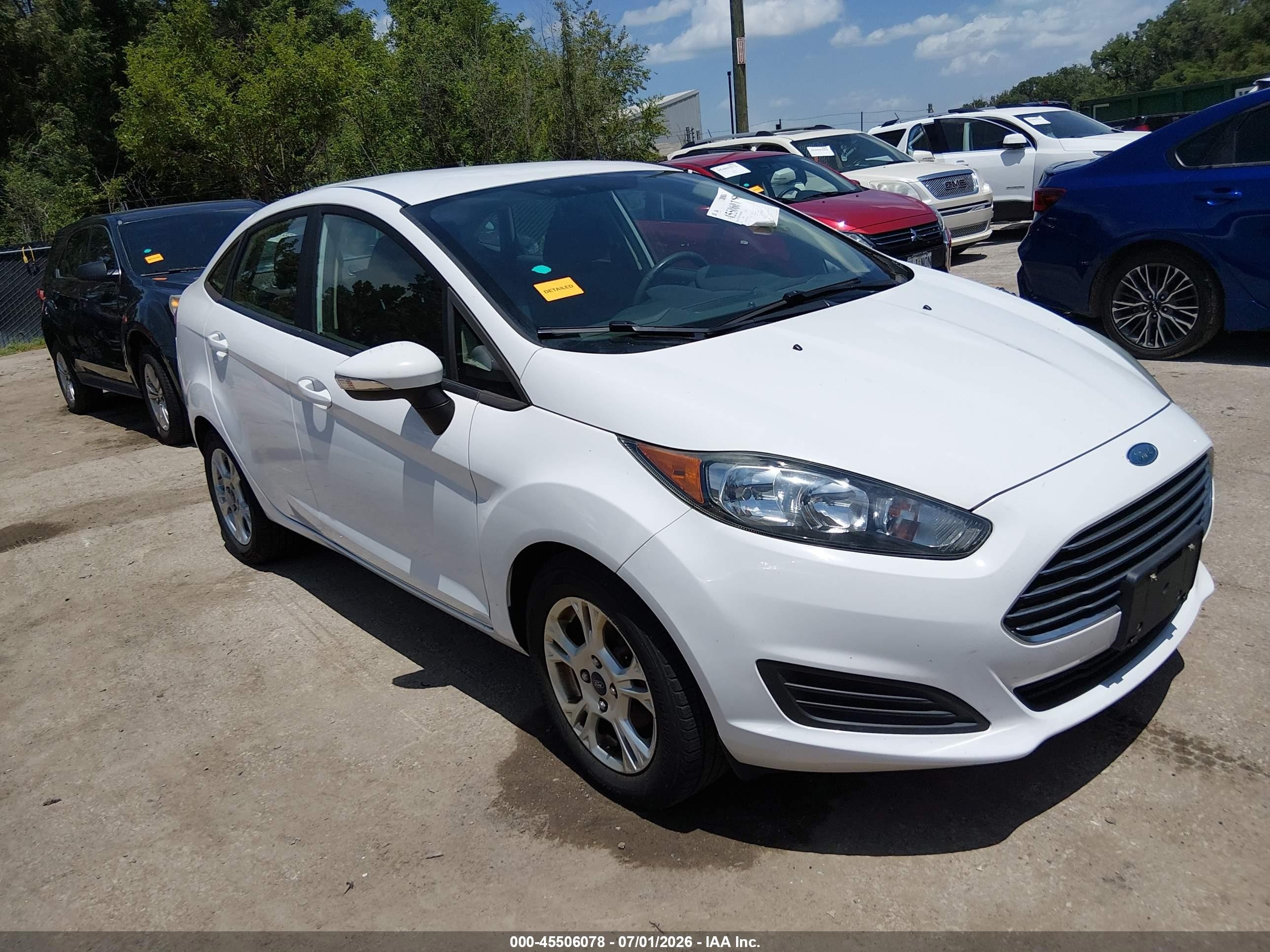 2015 Ford Fiesta Se Белый vin: 3FADP4BJ8FM129402