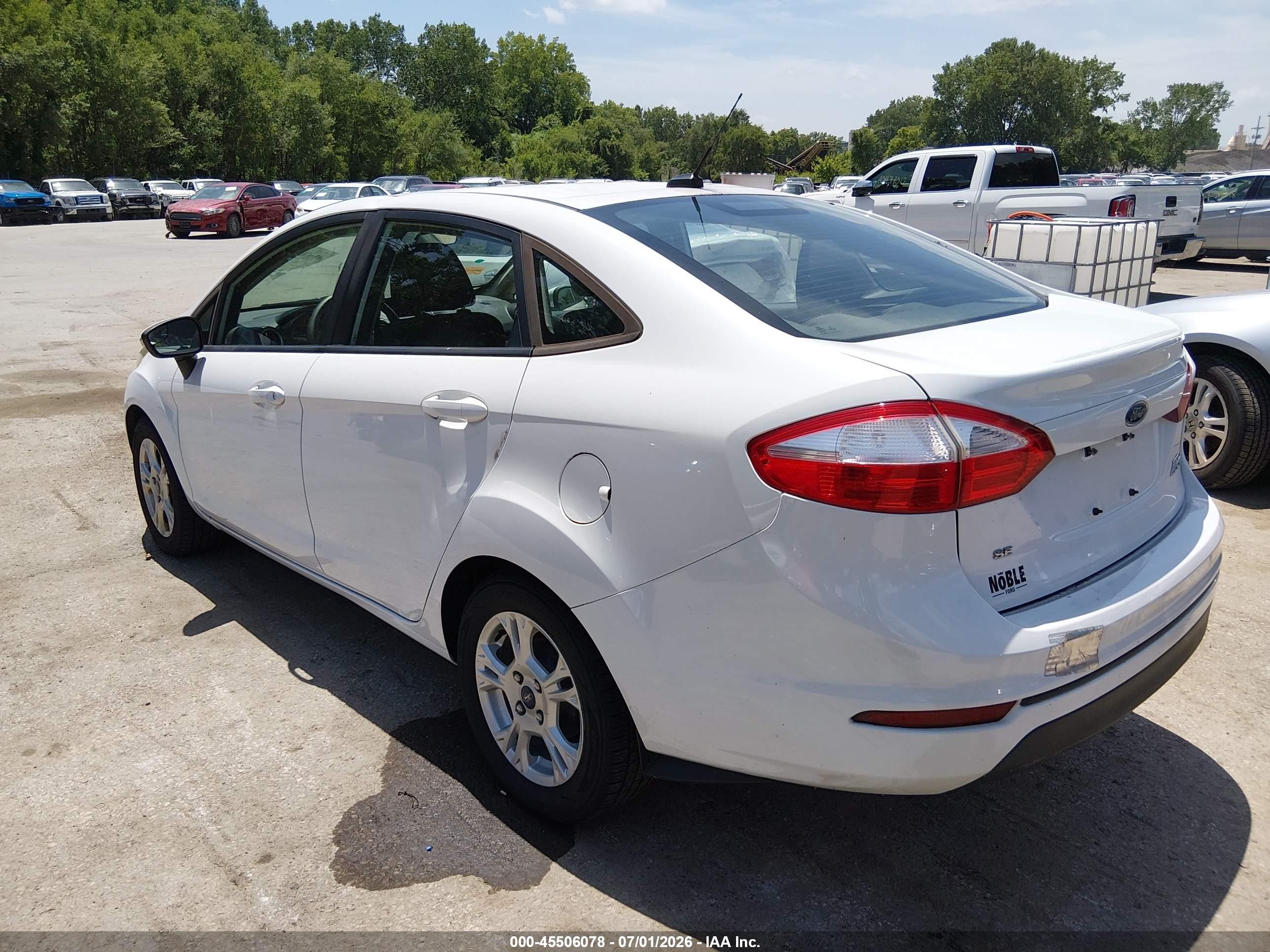 2015 Ford Fiesta Se White vin: 3FADP4BJ8FM129402