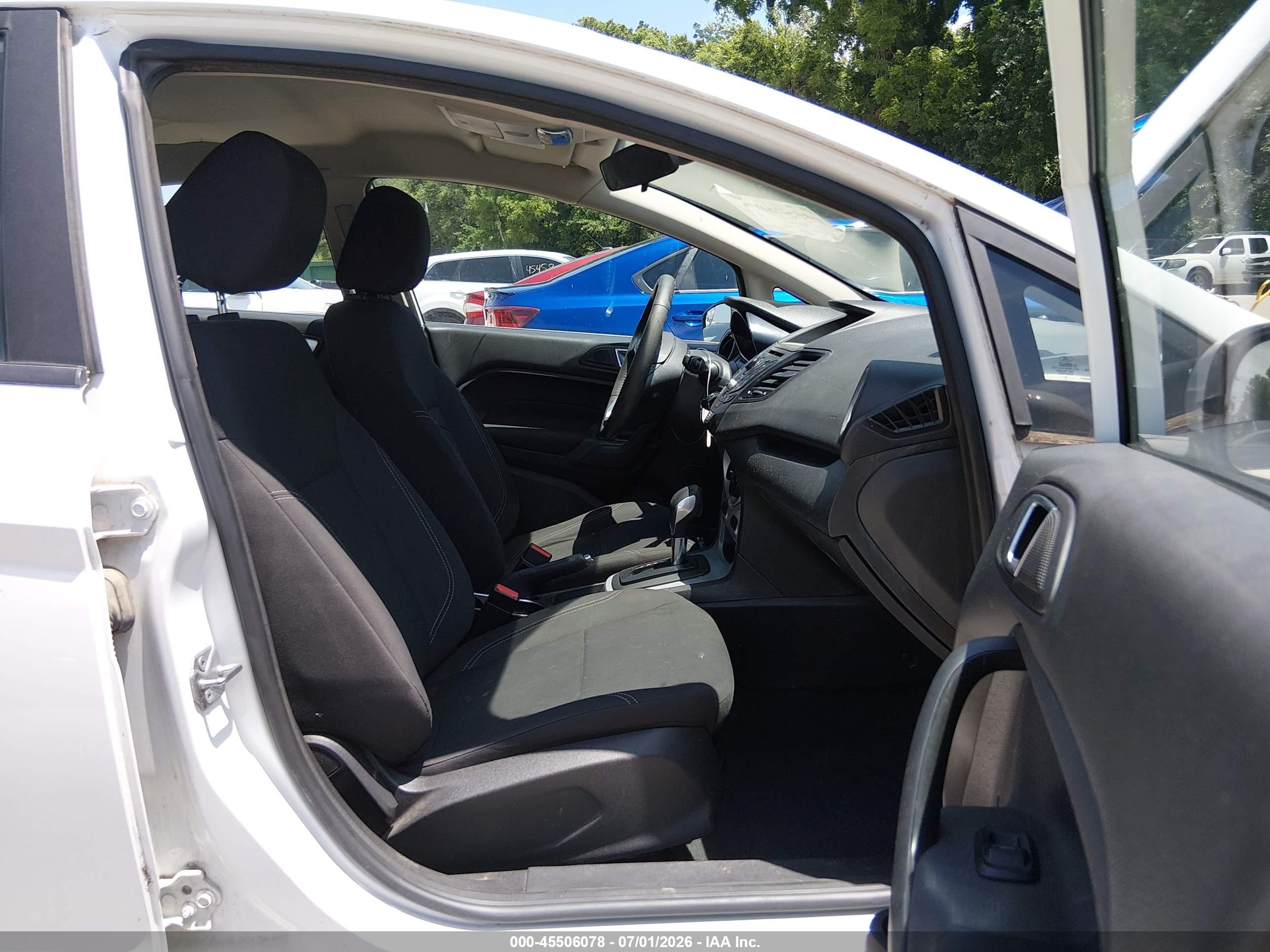 2015 Ford Fiesta Se White vin: 3FADP4BJ8FM129402