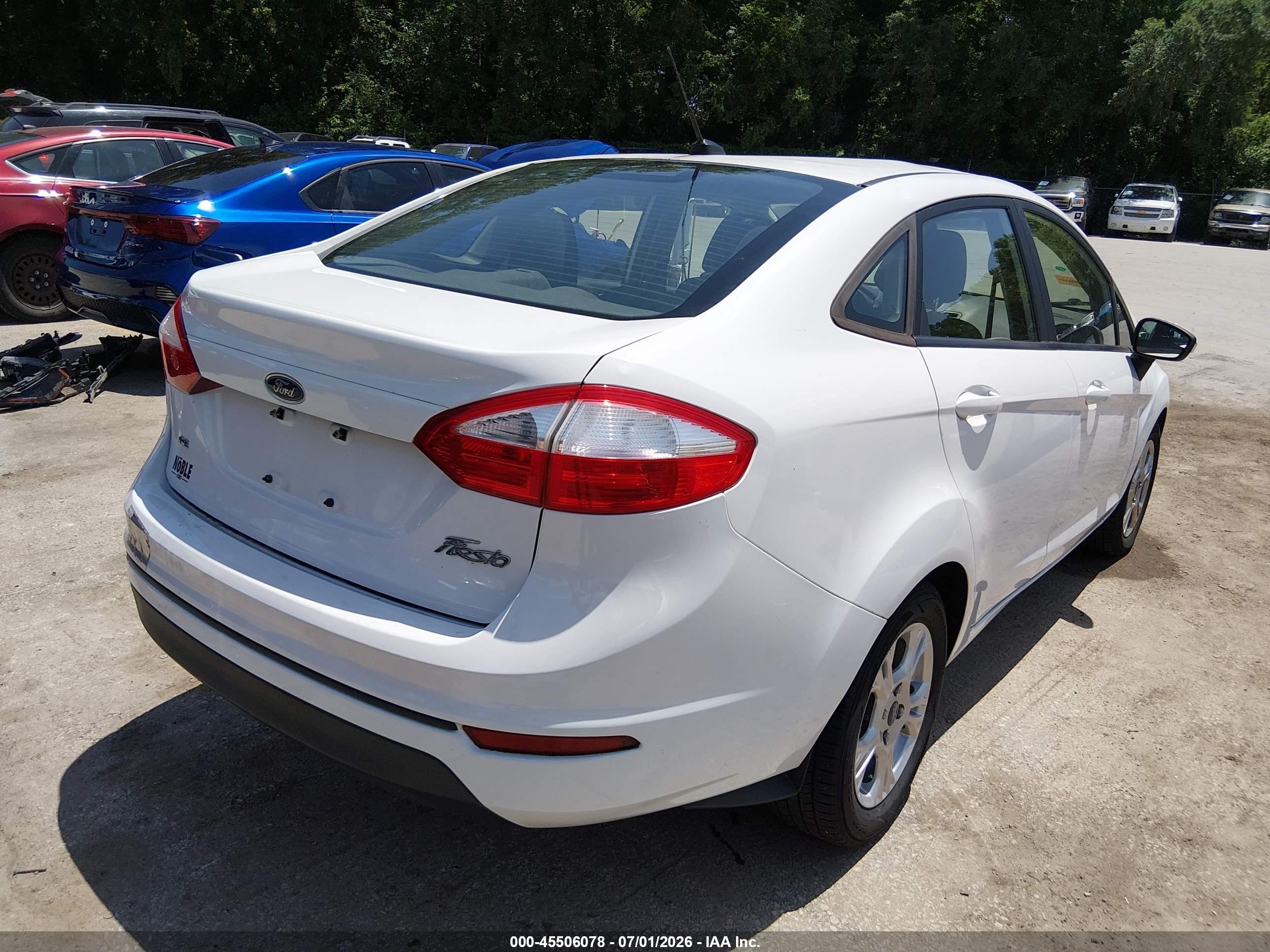 2015 Ford Fiesta Se White vin: 3FADP4BJ8FM129402