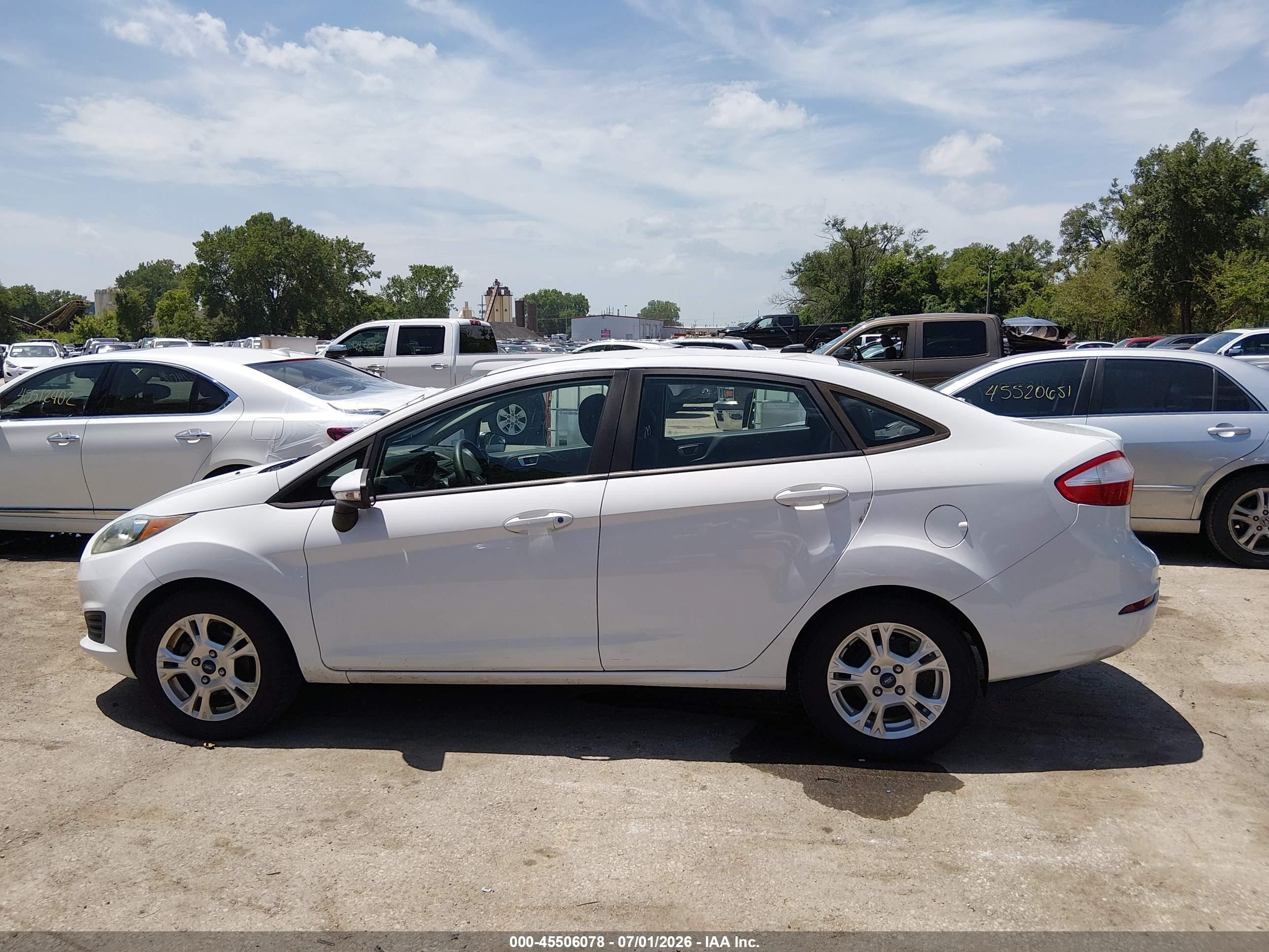 2015 Ford Fiesta Se White vin: 3FADP4BJ8FM129402