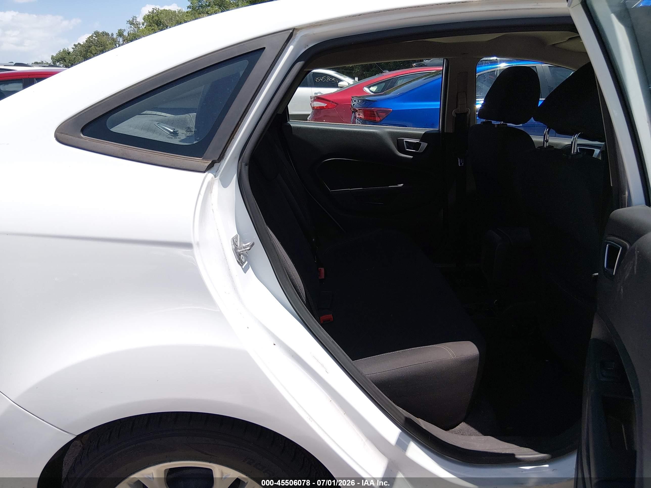 2015 Ford Fiesta Se White vin: 3FADP4BJ8FM129402