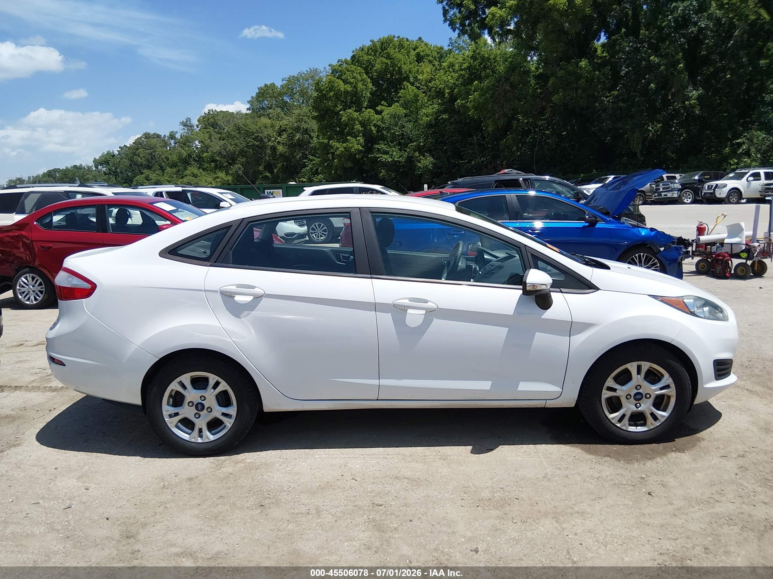 2015 Ford Fiesta Se White vin: 3FADP4BJ8FM129402
