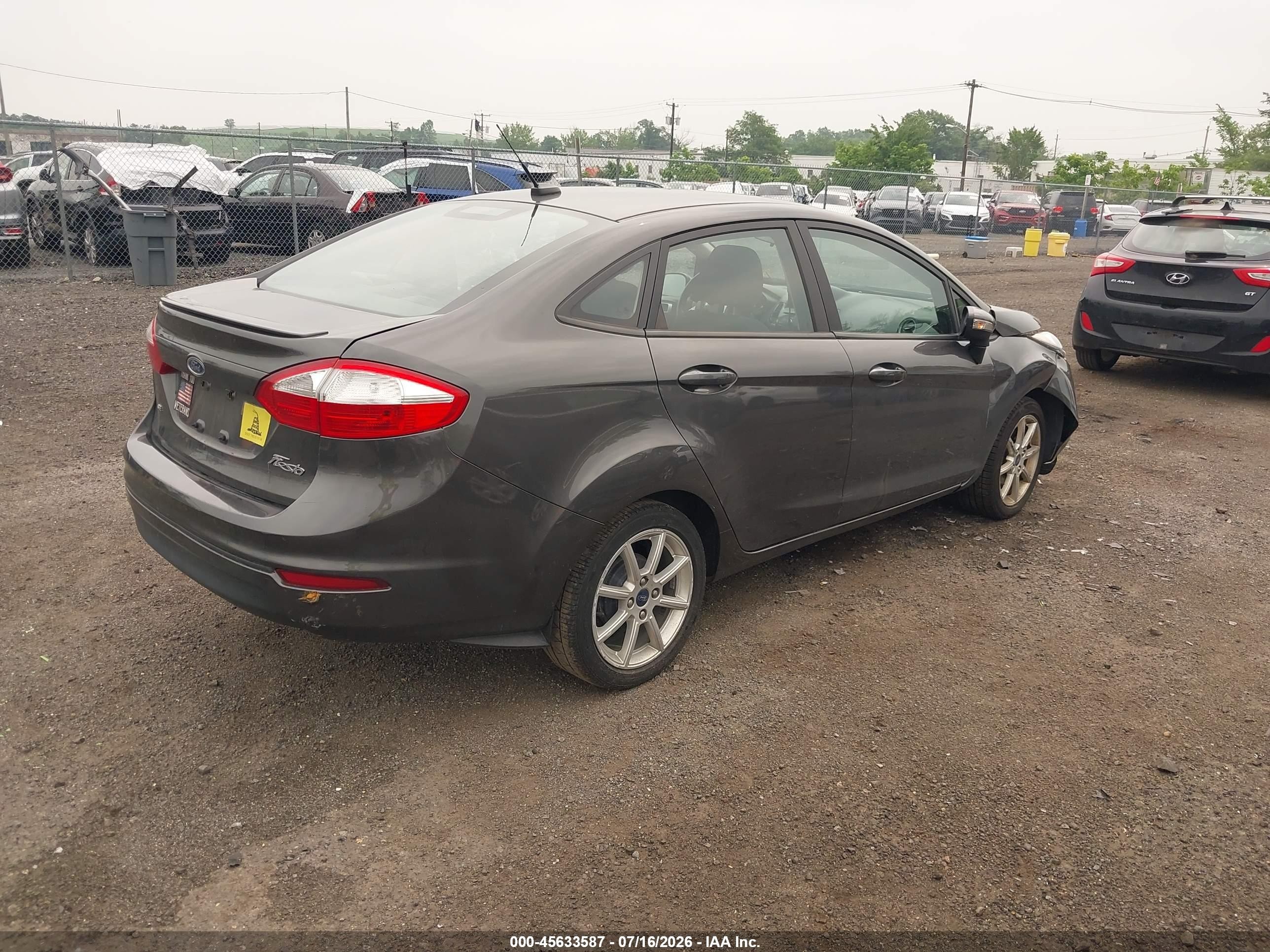 2015 Ford Fiesta Se Gray vin: 3FADP4BJ8FM137919