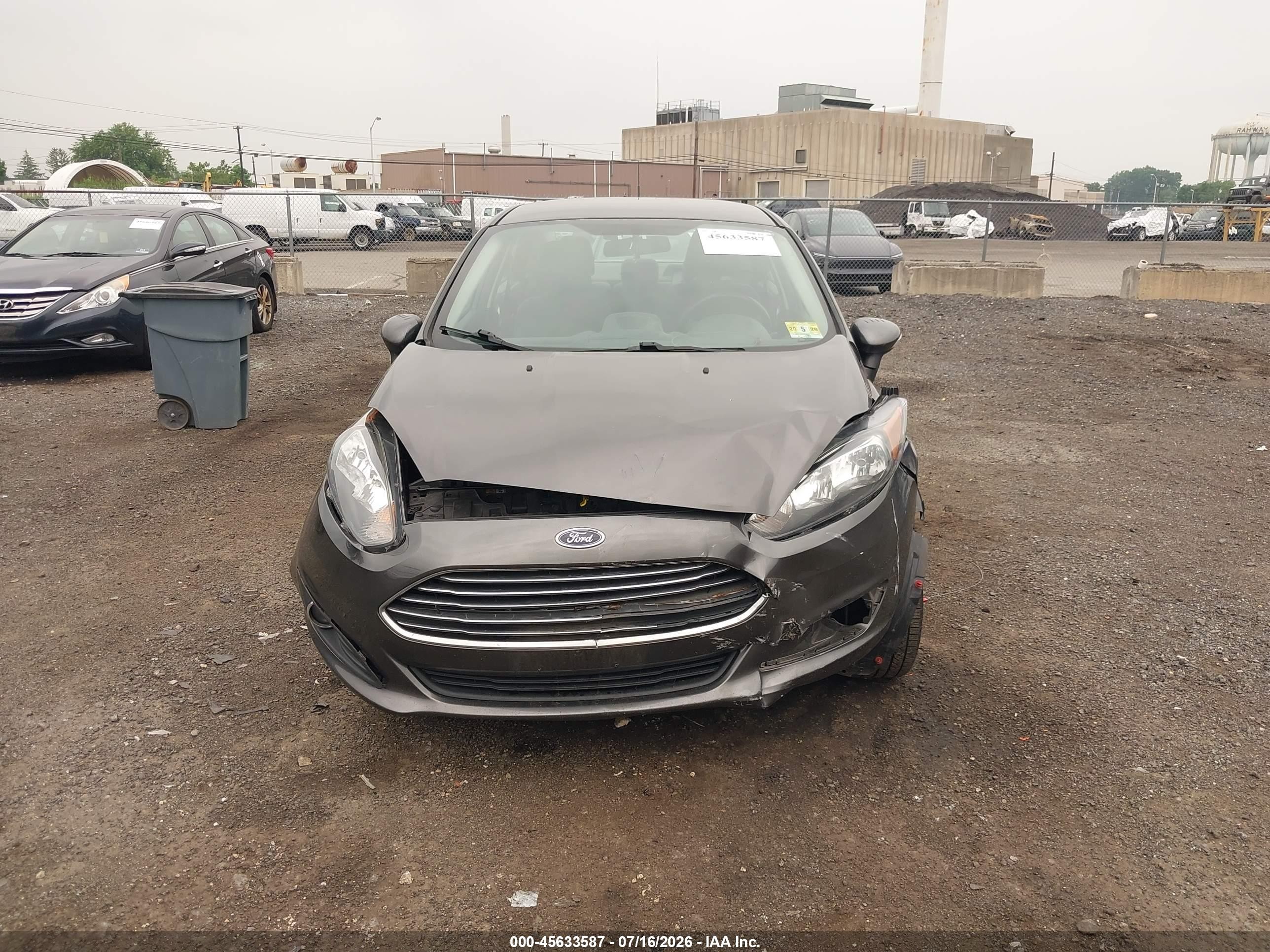 2015 Ford Fiesta Se Gray vin: 3FADP4BJ8FM137919
