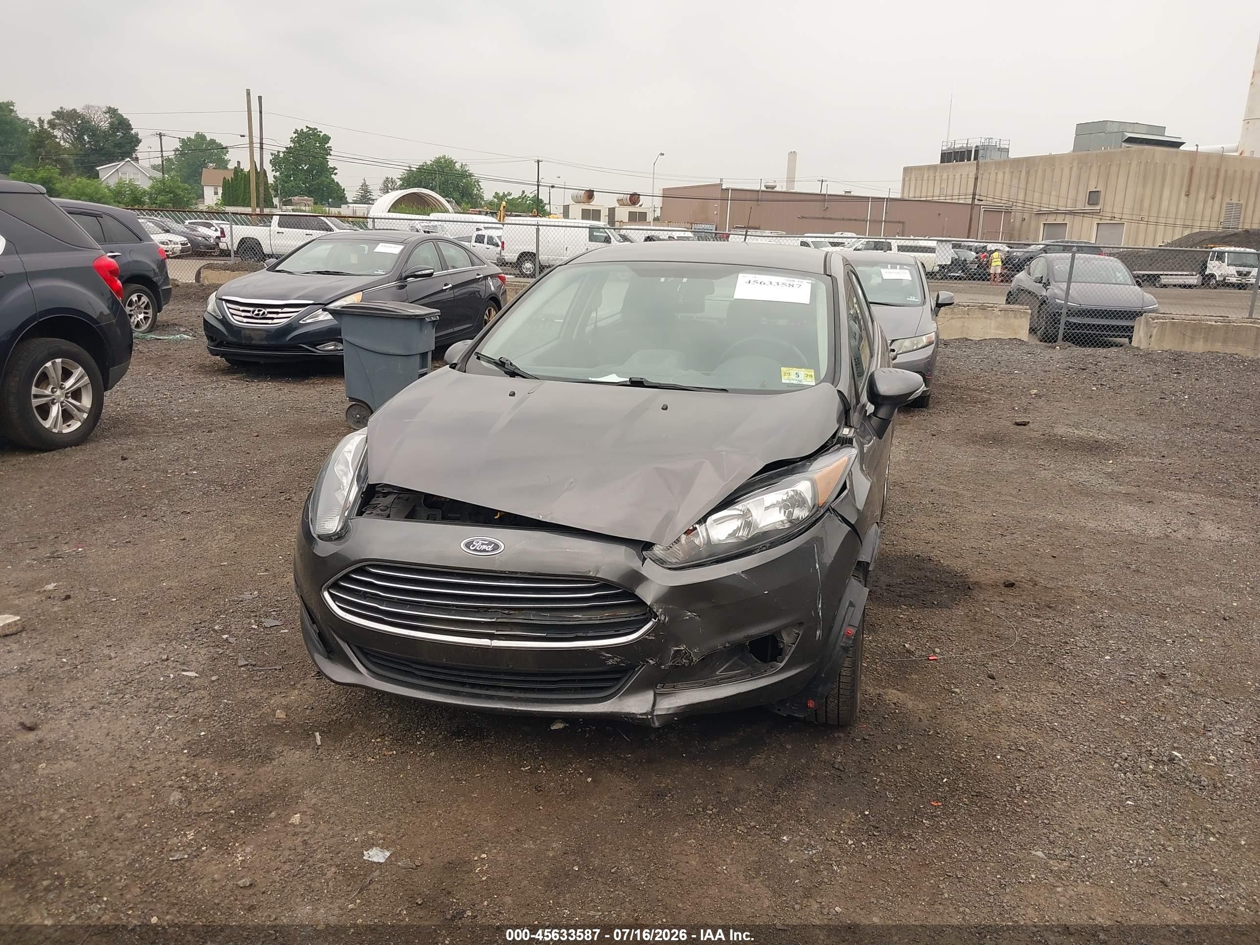 2015 Ford Fiesta Se Gray vin: 3FADP4BJ8FM137919