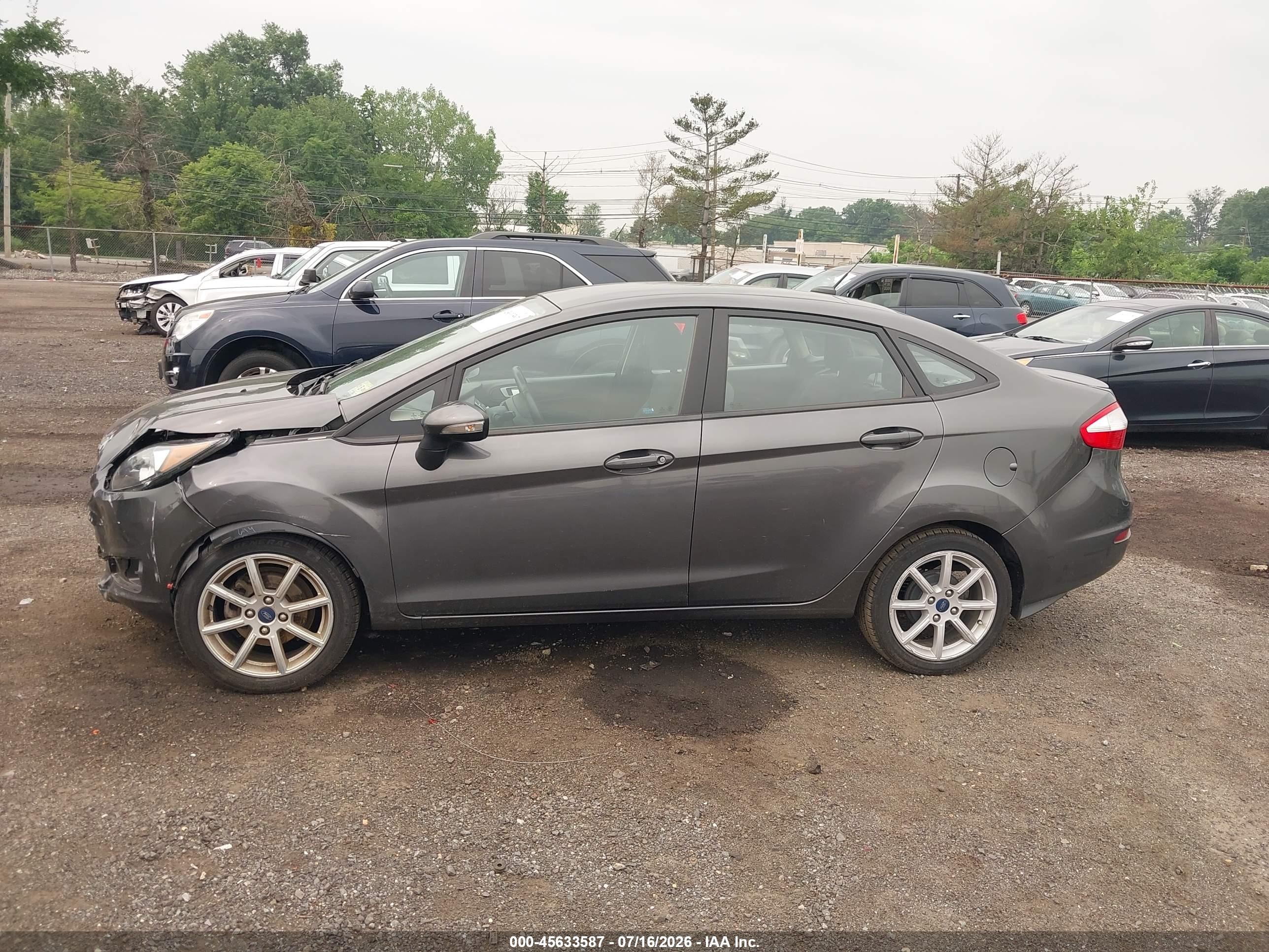 2015 Ford Fiesta Se Gray vin: 3FADP4BJ8FM137919