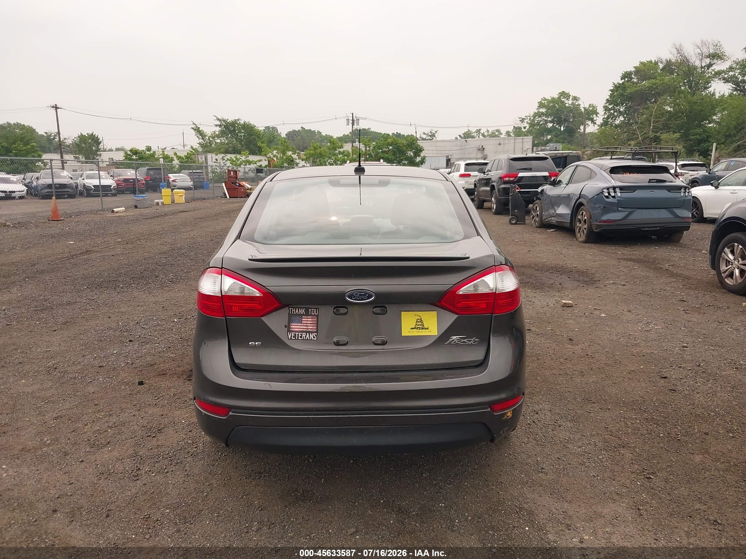 2015 Ford Fiesta Se Gray vin: 3FADP4BJ8FM137919